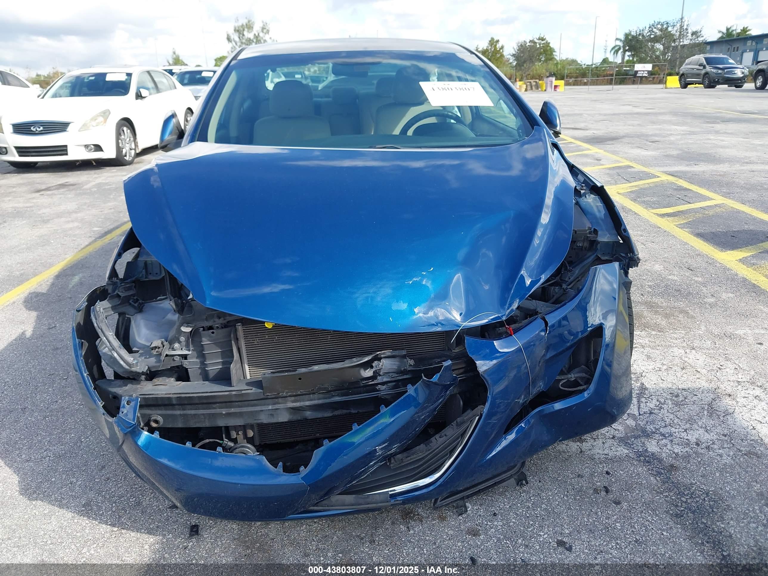 HYUNDAI ELANTRA image 6