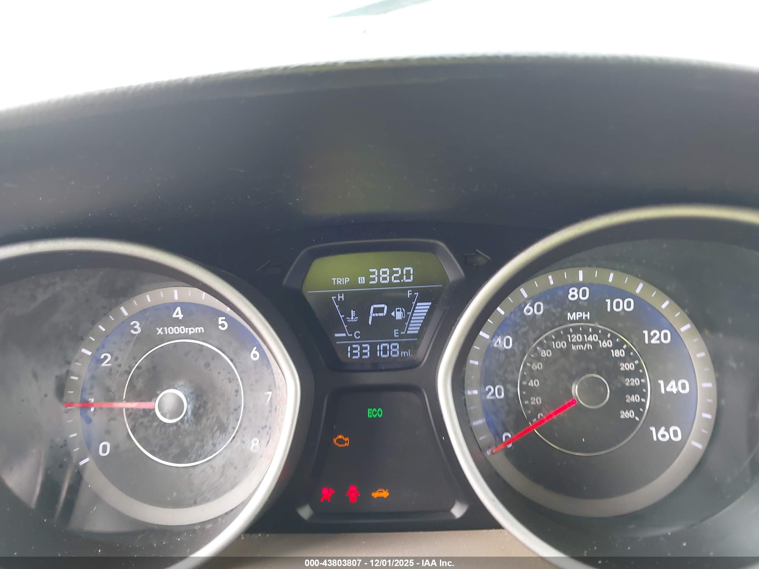 HYUNDAI ELANTRA image 7