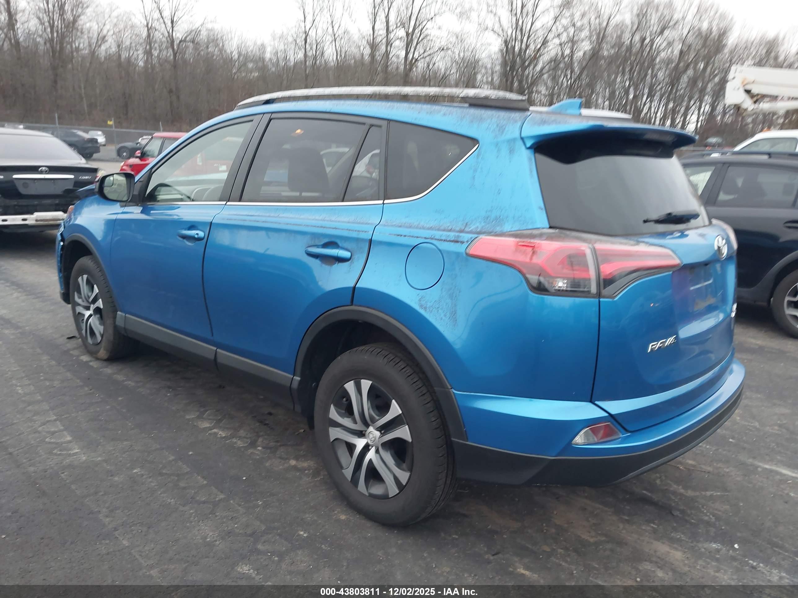 TOYOTA RAV4 image 3