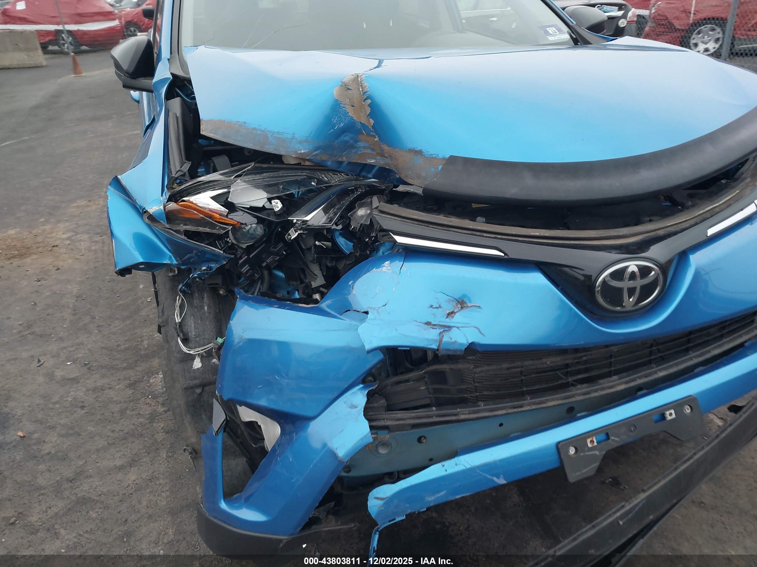 TOYOTA RAV4 image 6