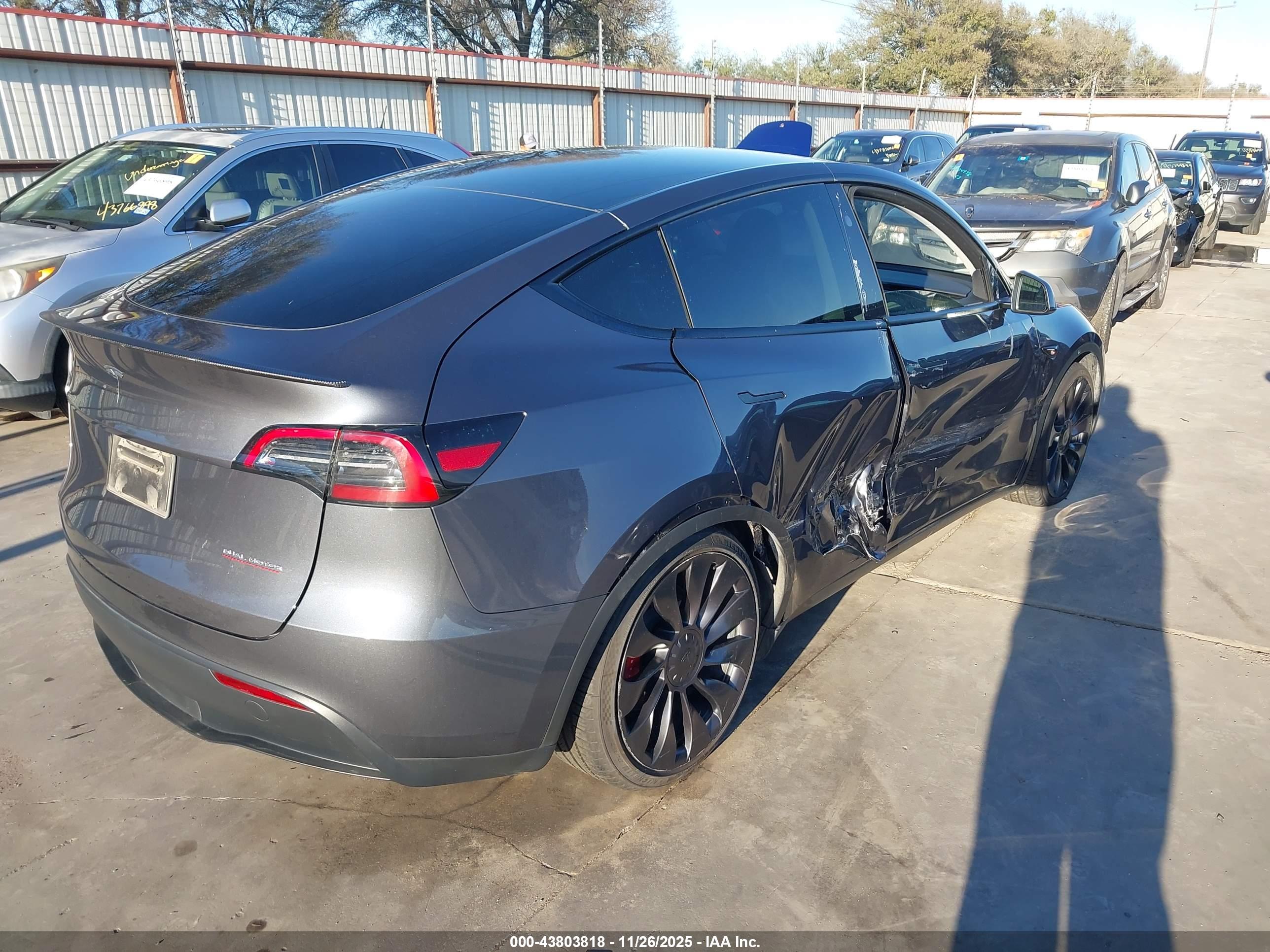 TESLA MODEL image 4