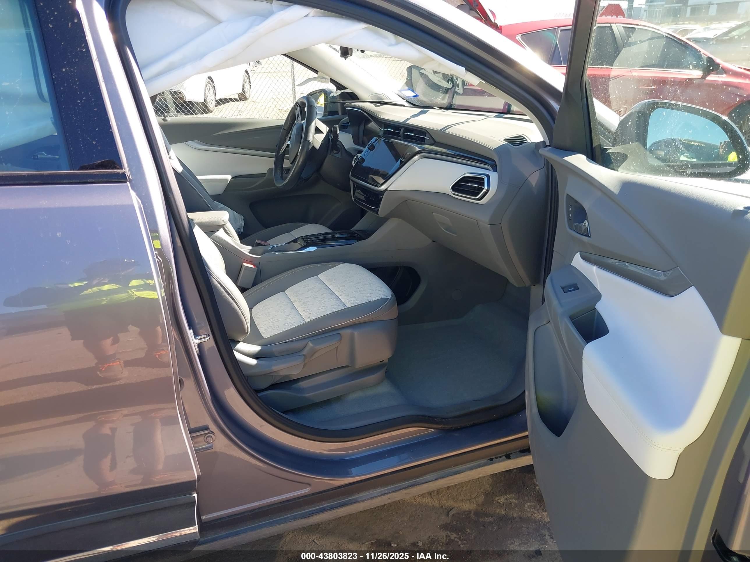 CHEVROLET BOLT image 5