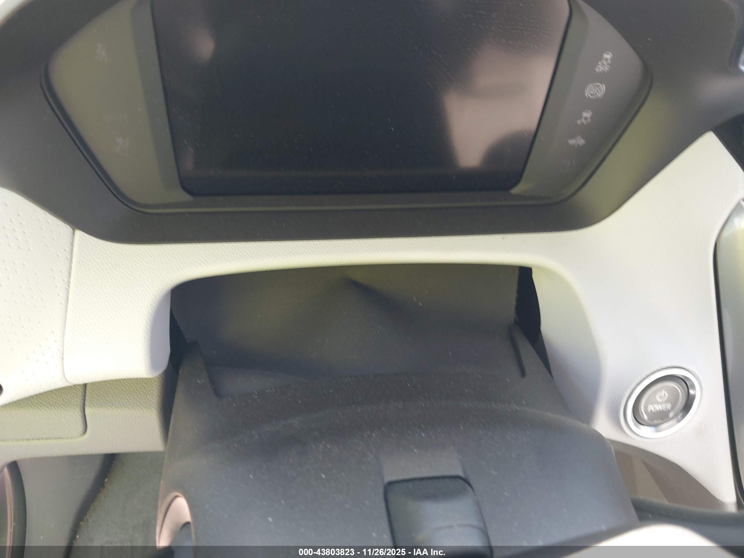 CHEVROLET BOLT image 7