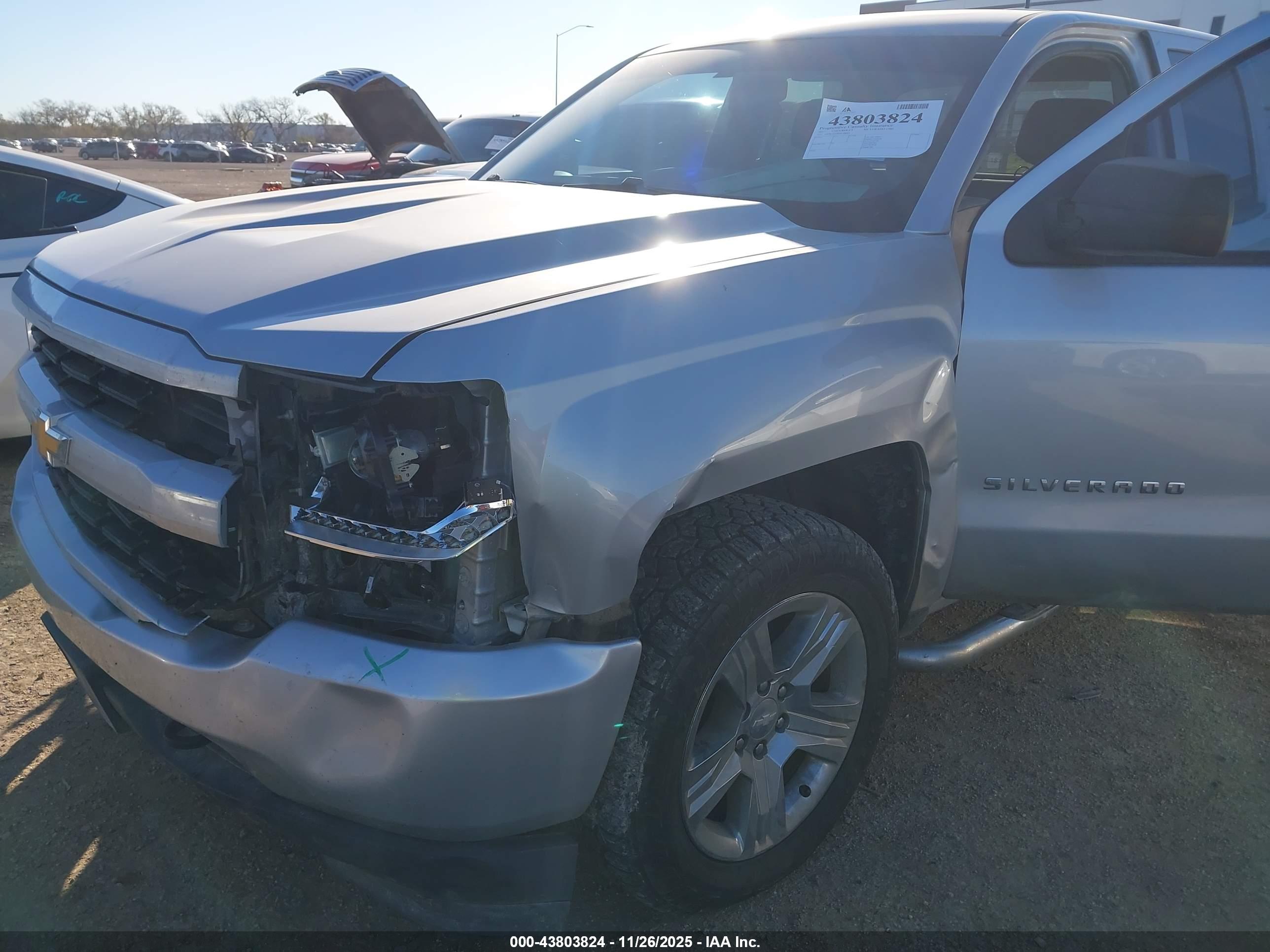 CHEVROLET SILVERADO image 6