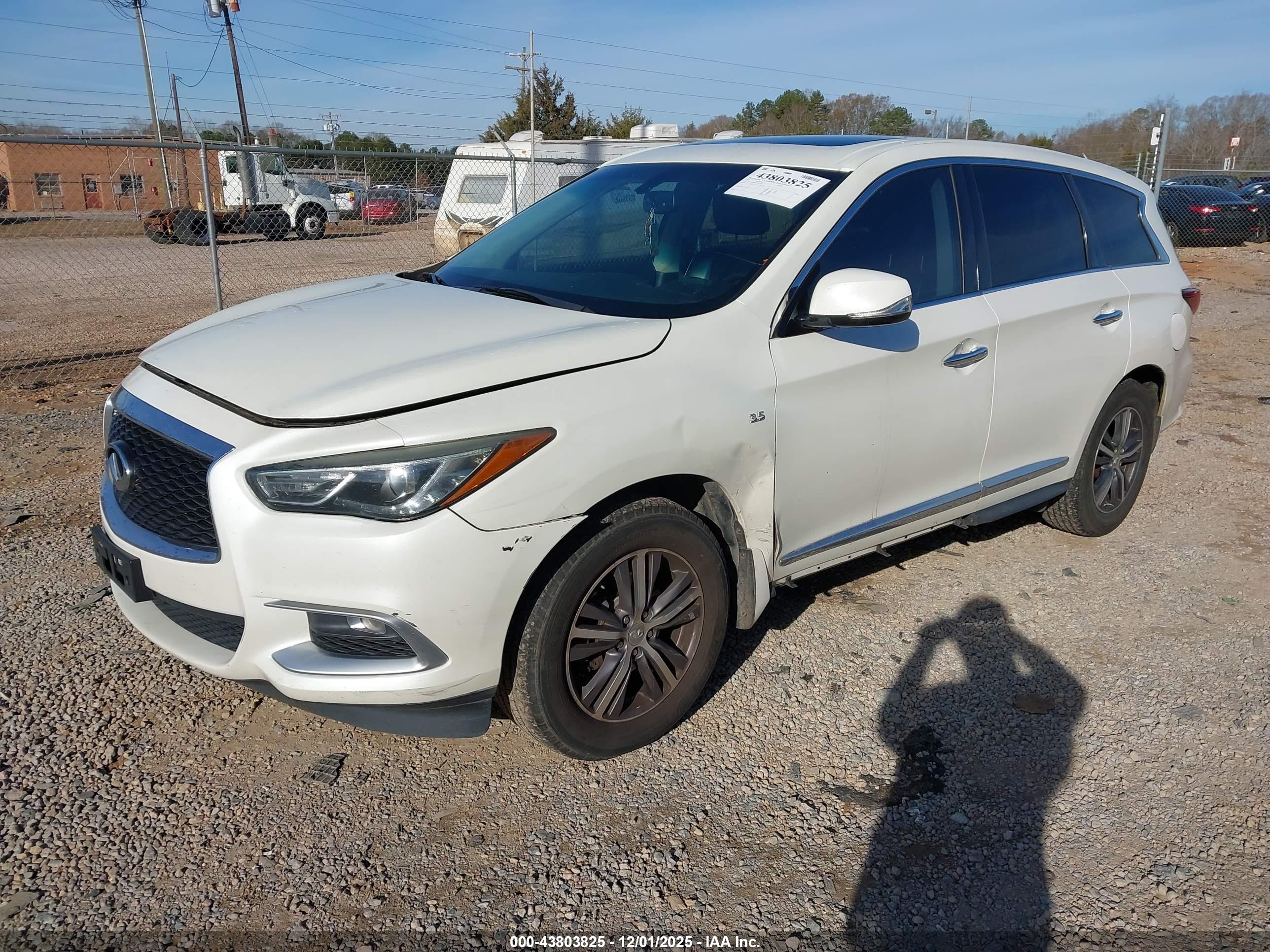 INFINITI QX60 image 2