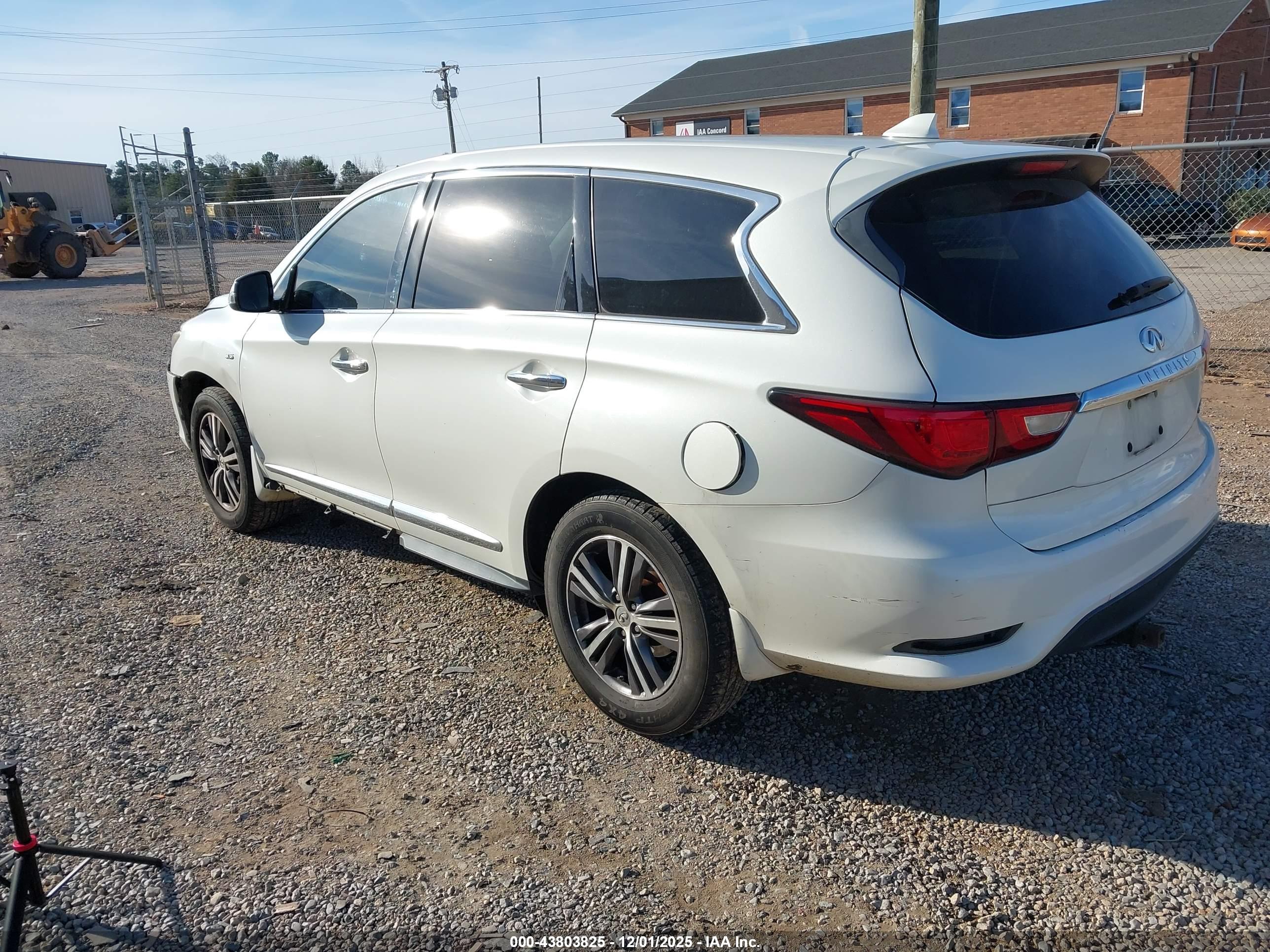 INFINITI QX60 image 3