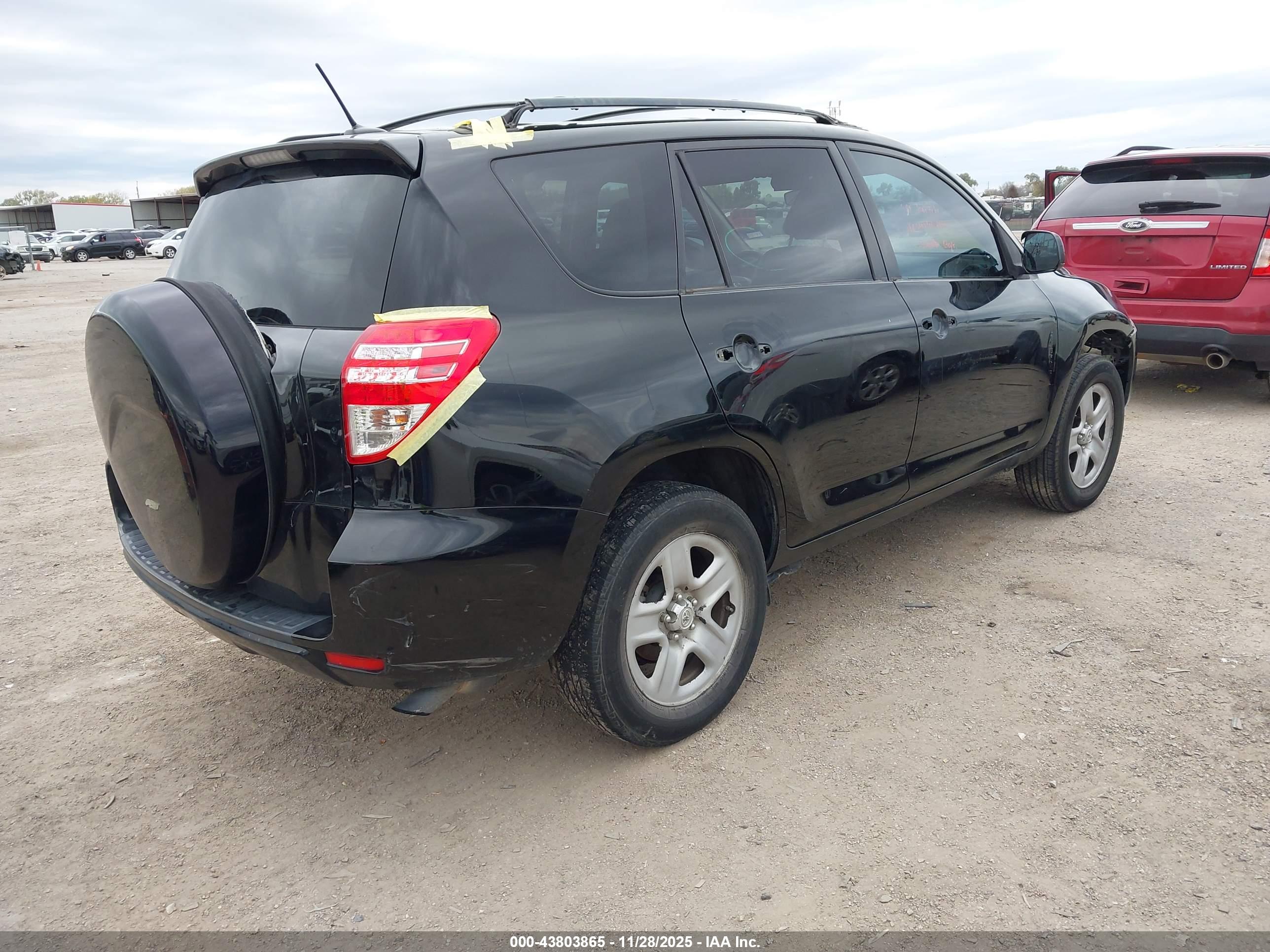 TOYOTA RAV4 image 4