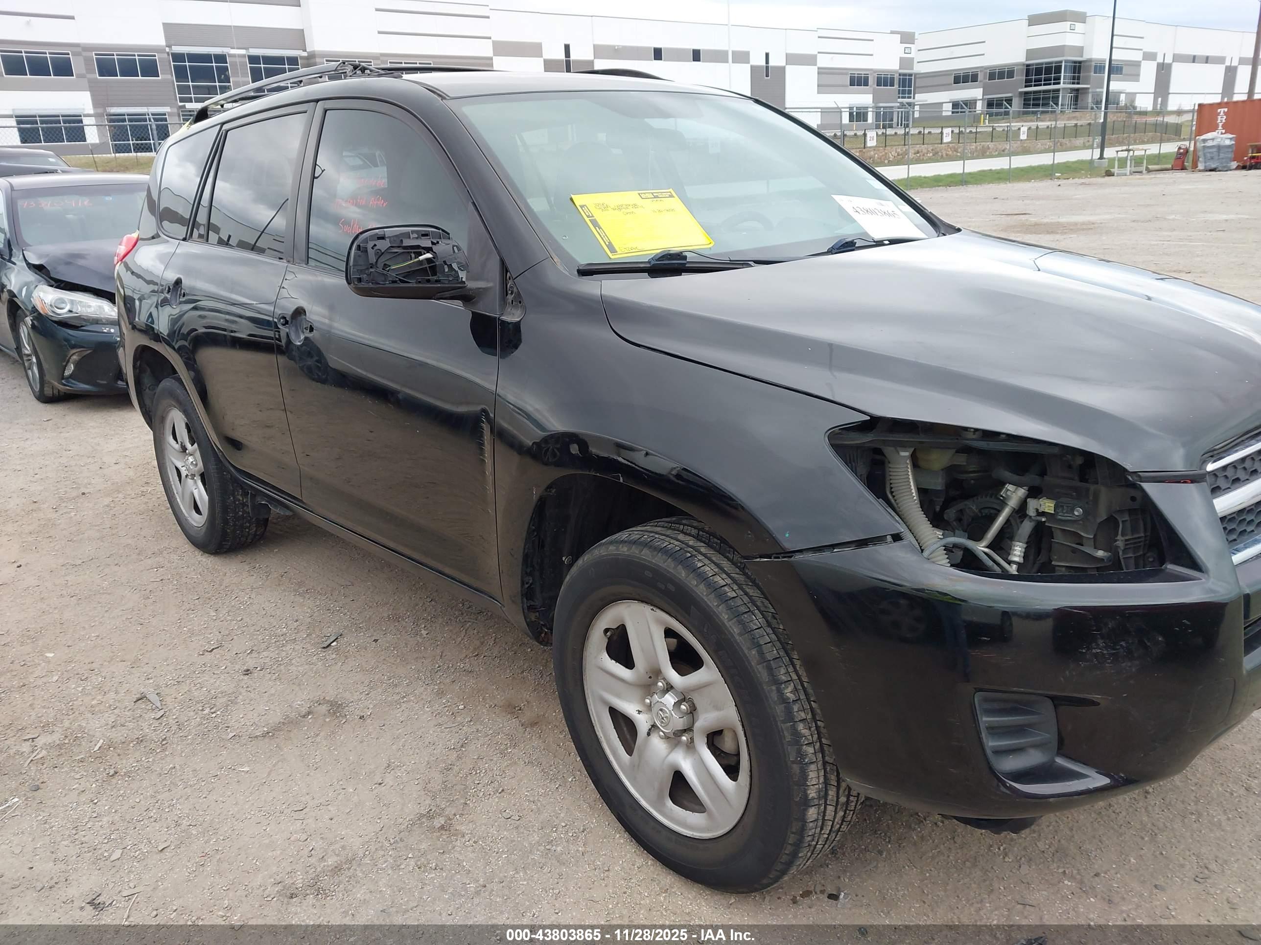 TOYOTA RAV4 image 6