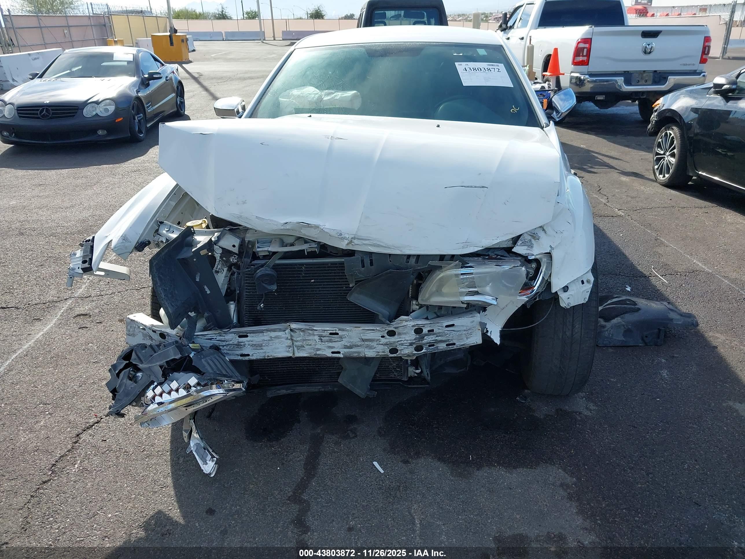 CHRYSLER 300 image 6