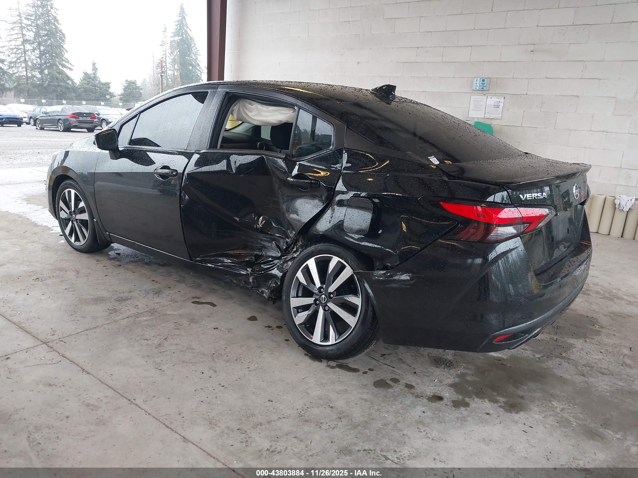 NISSAN VERSA image 3