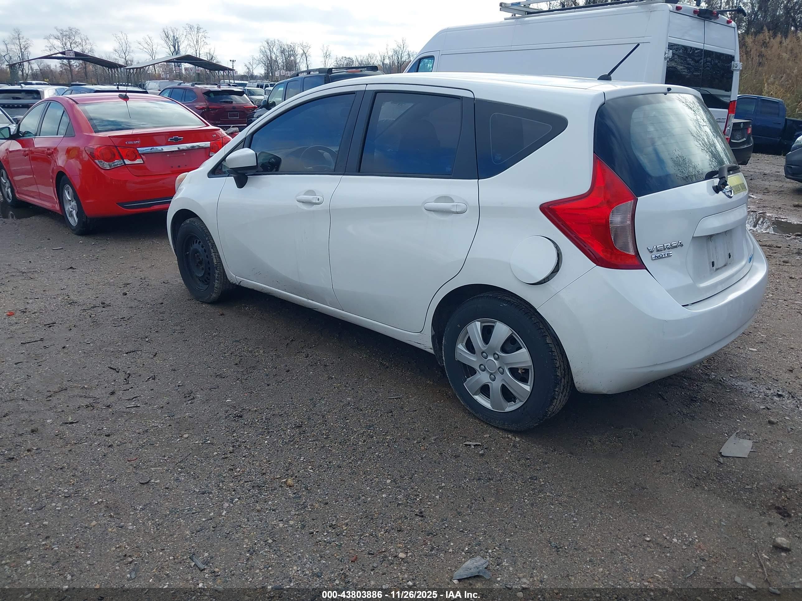 NISSAN VERSA image 3