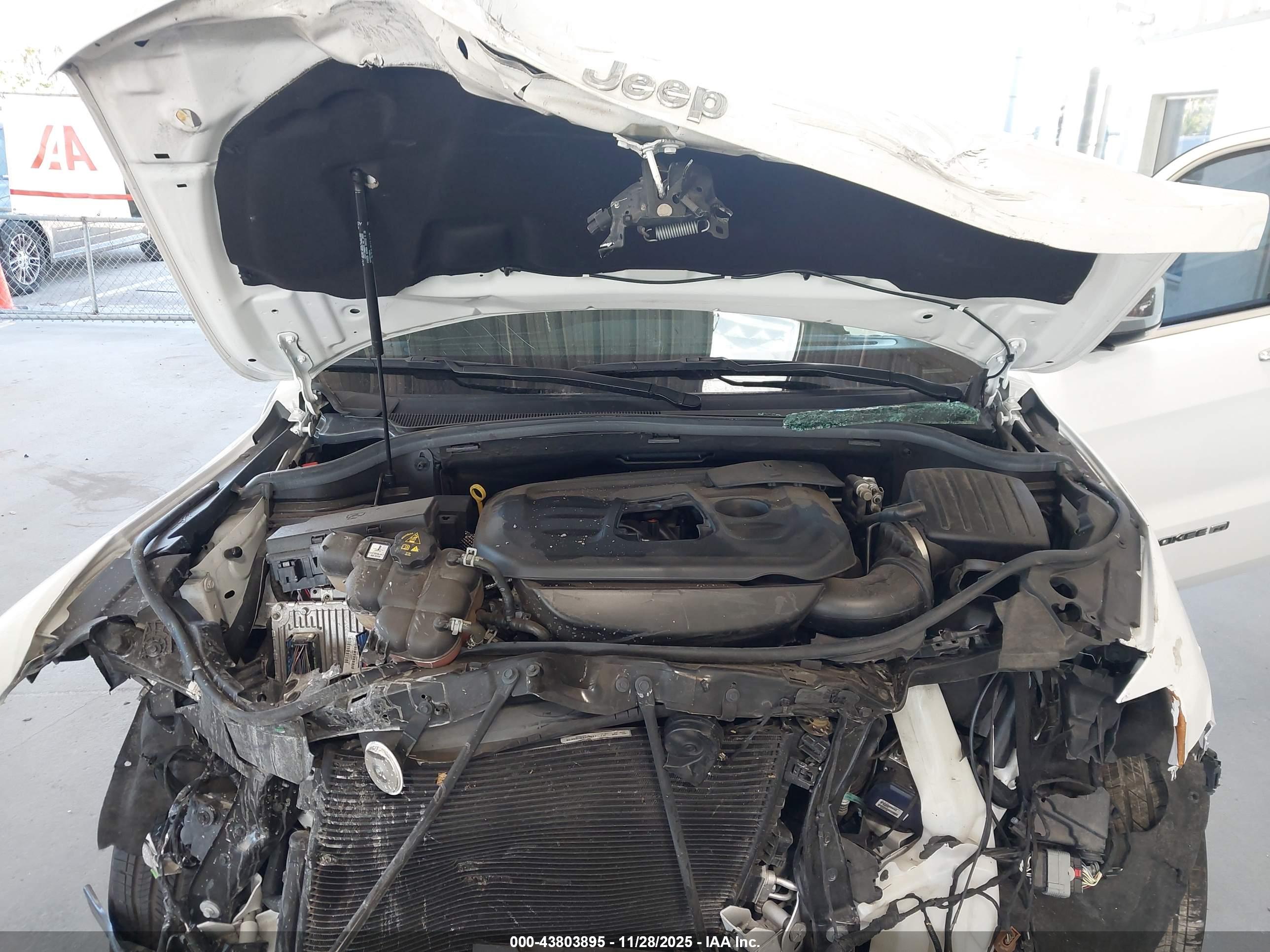 JEEP GRAND image 10