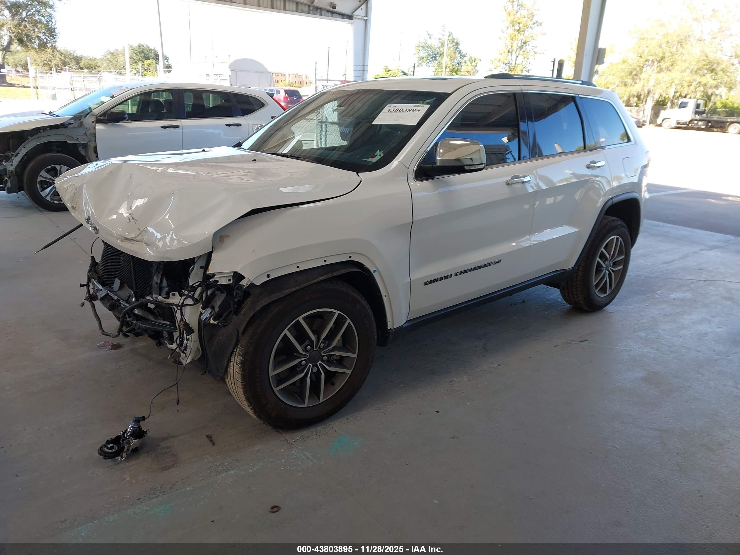JEEP GRAND image 2