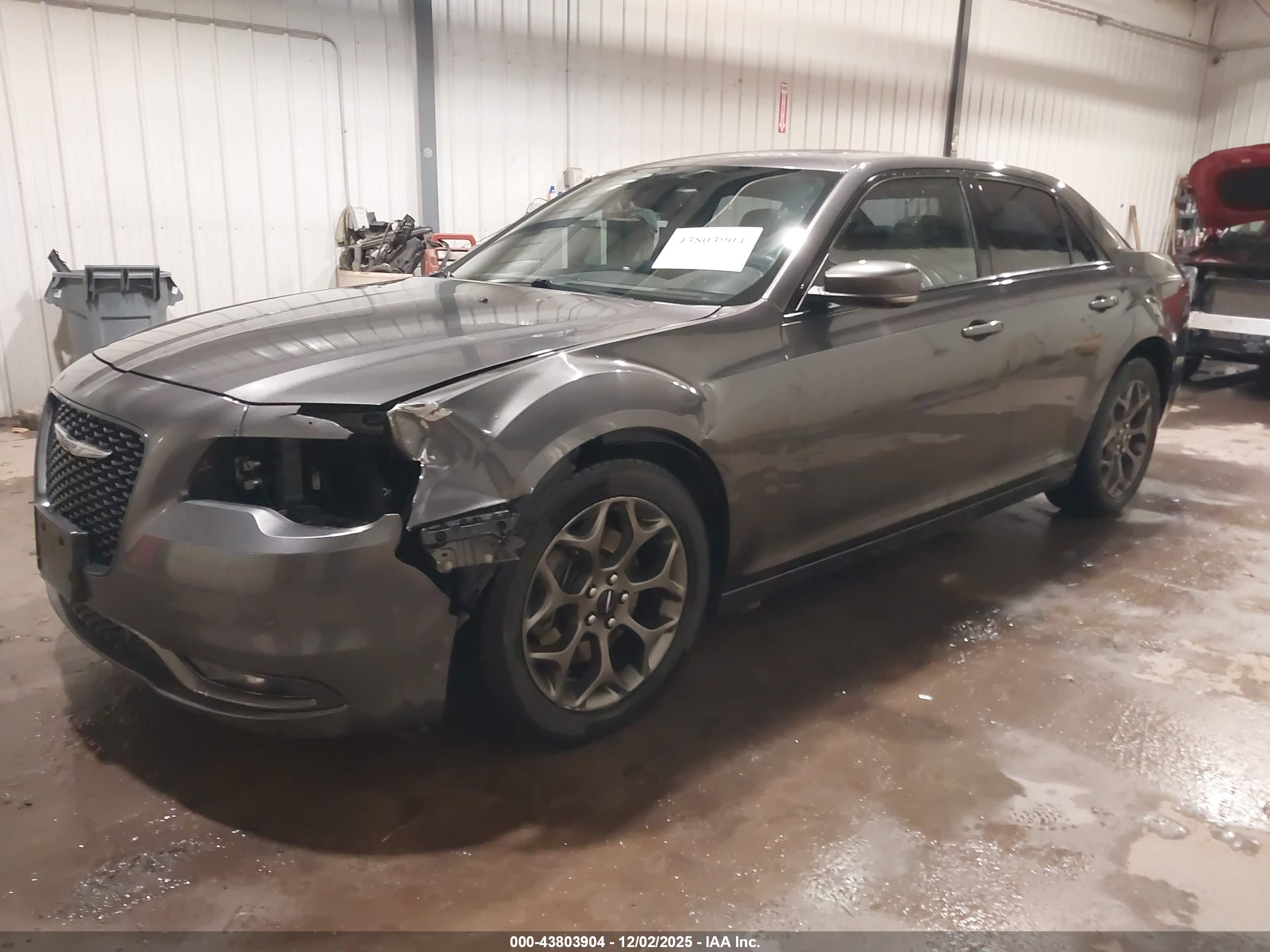 CHRYSLER 300 image 2