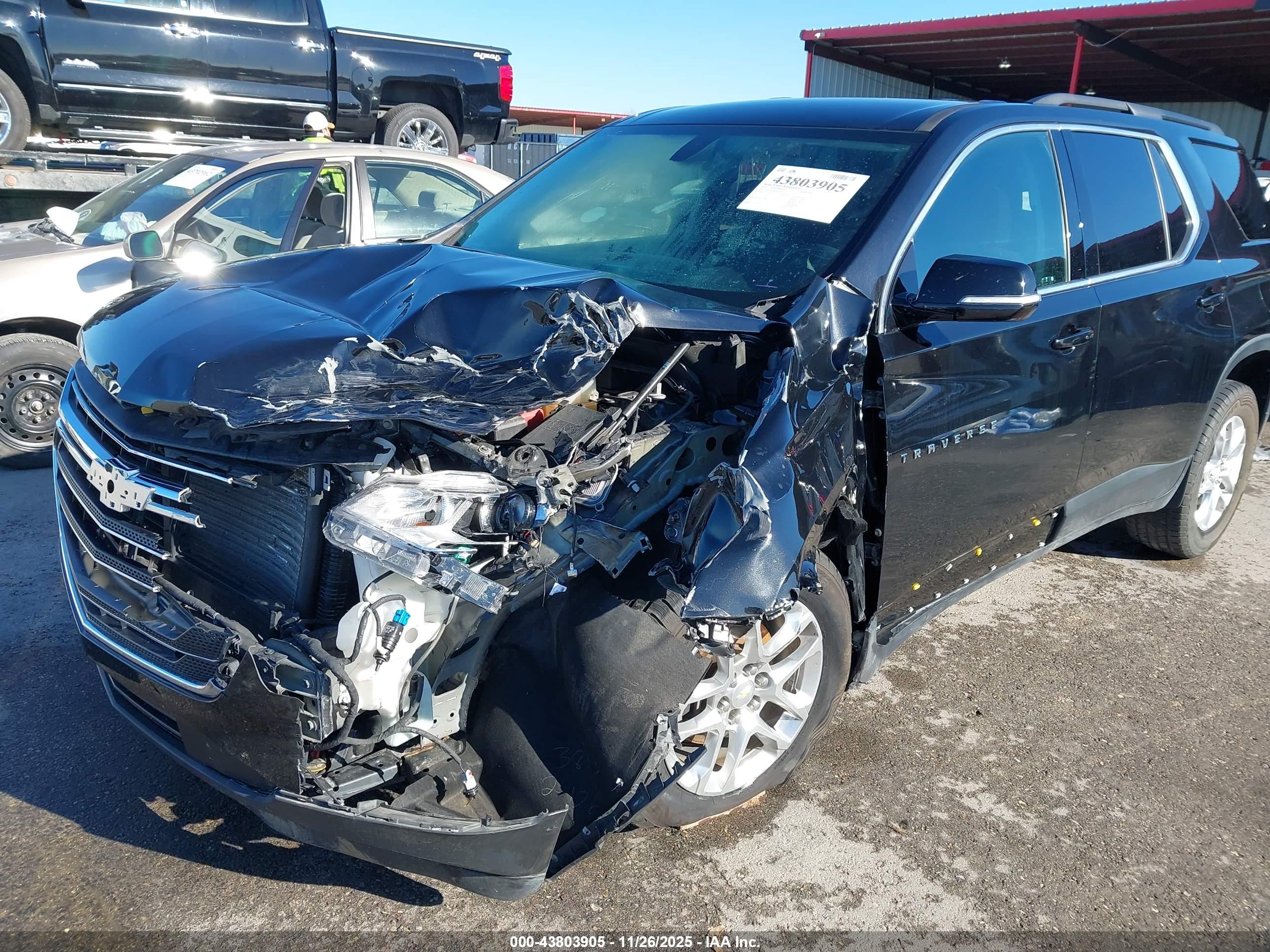 CHEVROLET TRAVERSE image 6