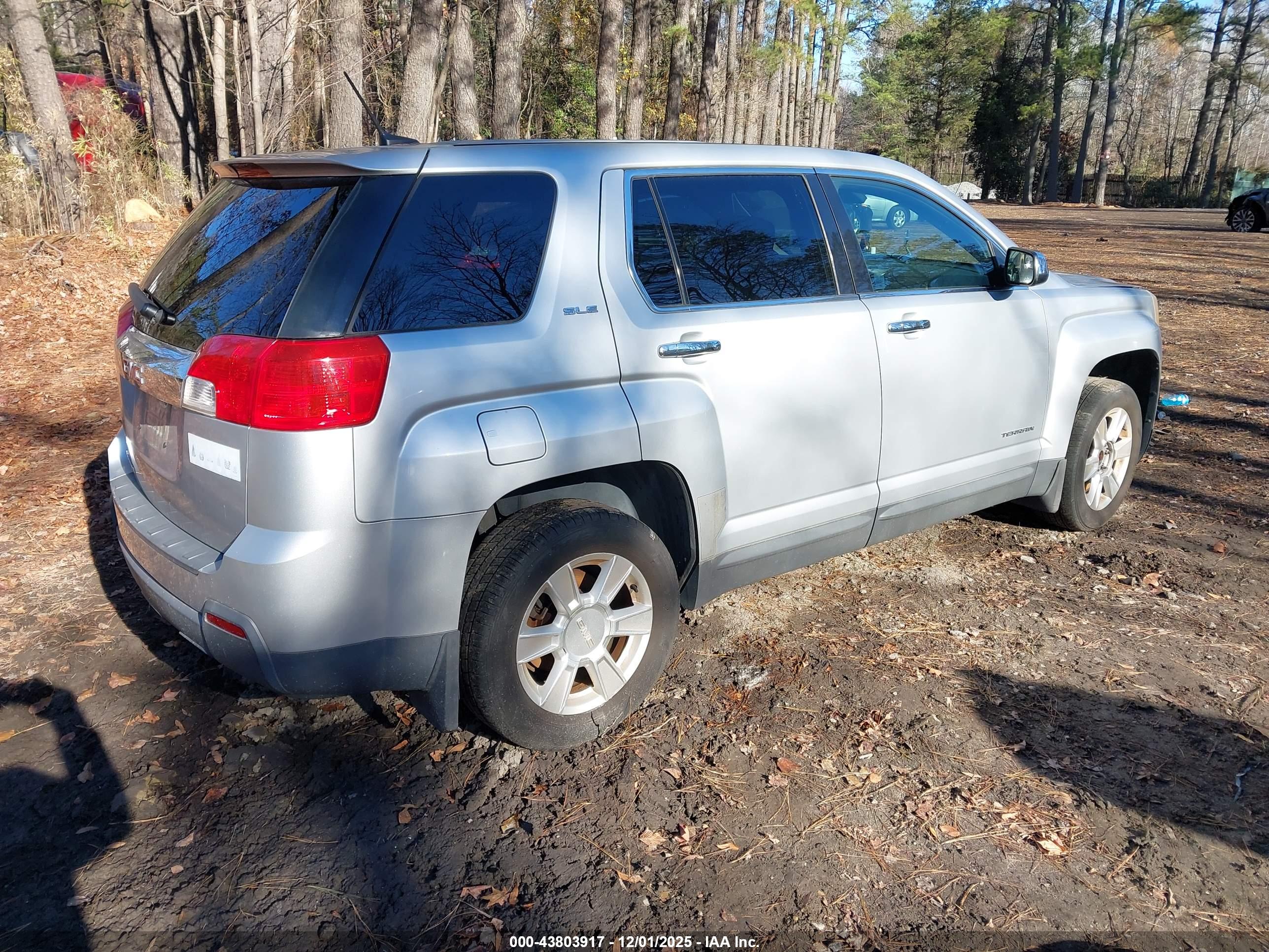 GMC TERRAIN image 4