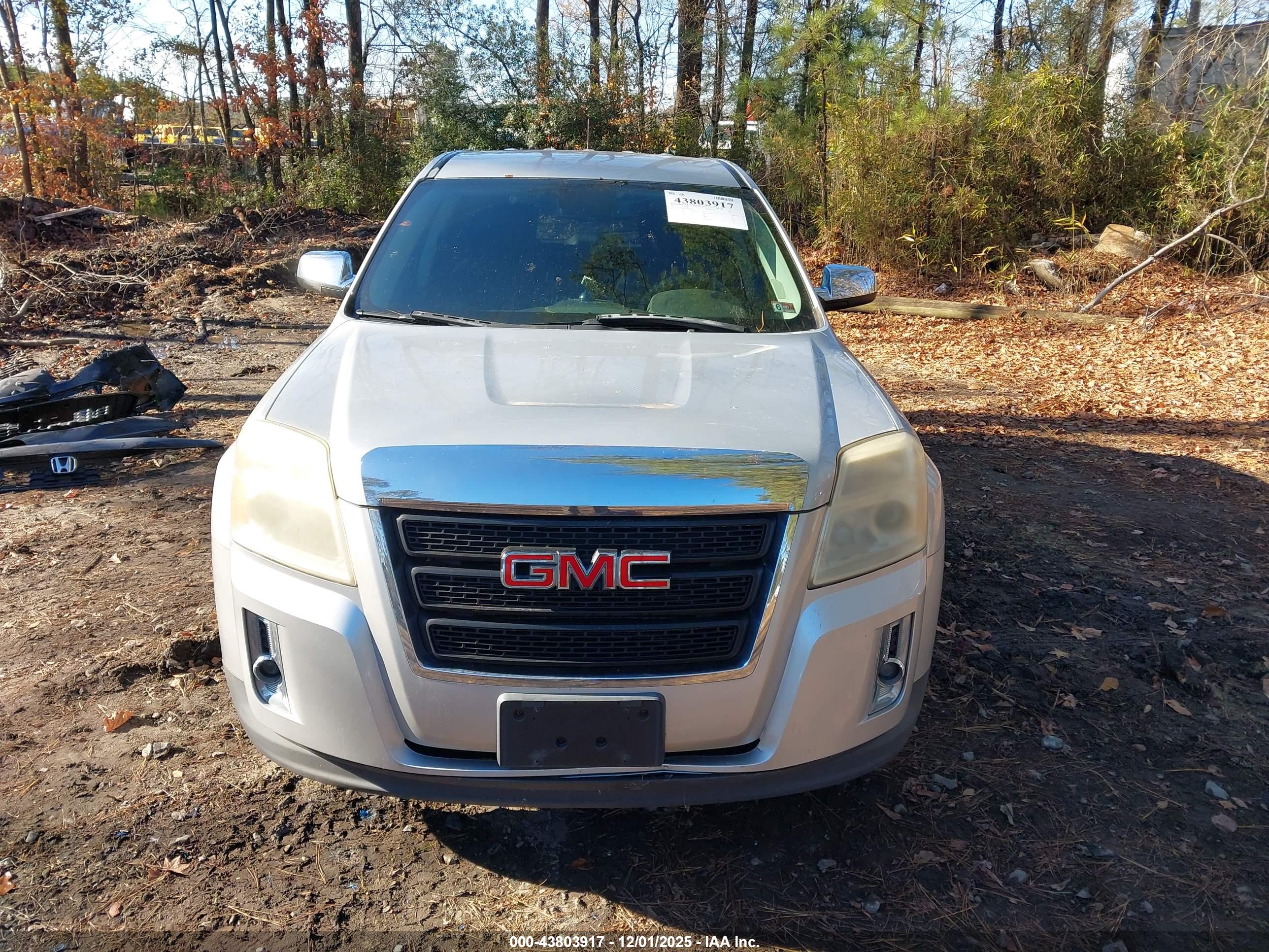 GMC TERRAIN image 6