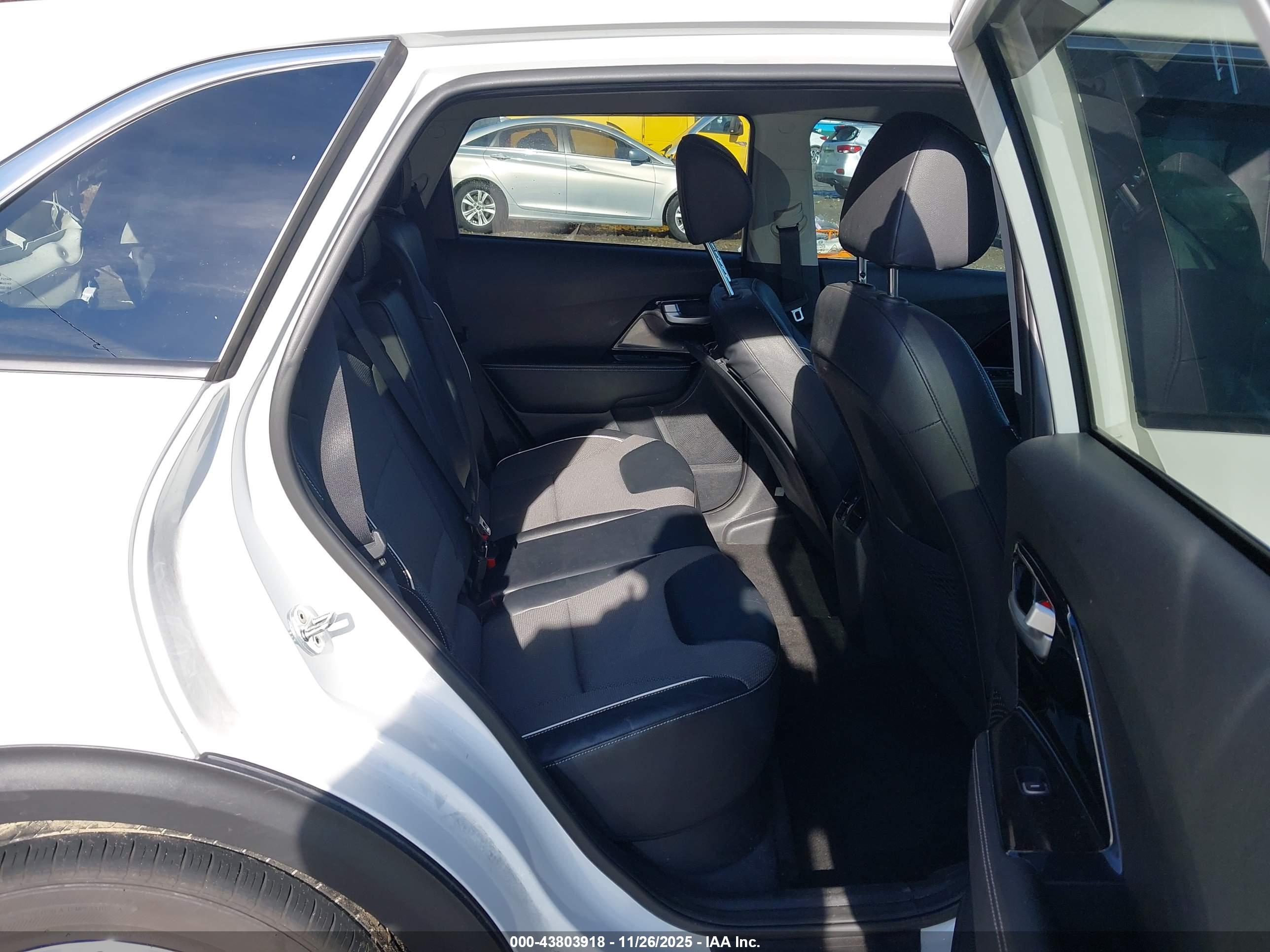 KIA NIRO image 8