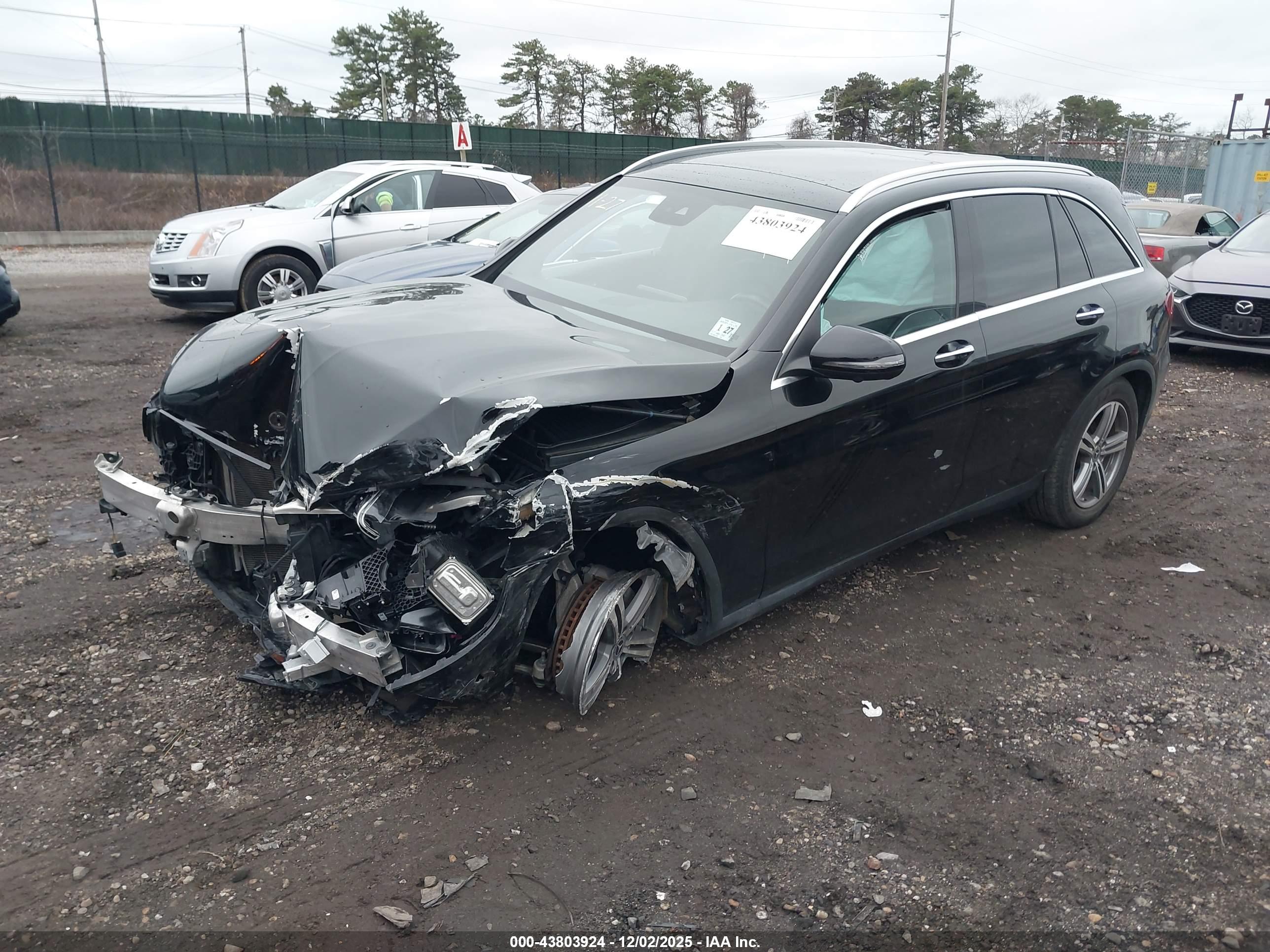 MERCEDES-BENZ GLC image 2