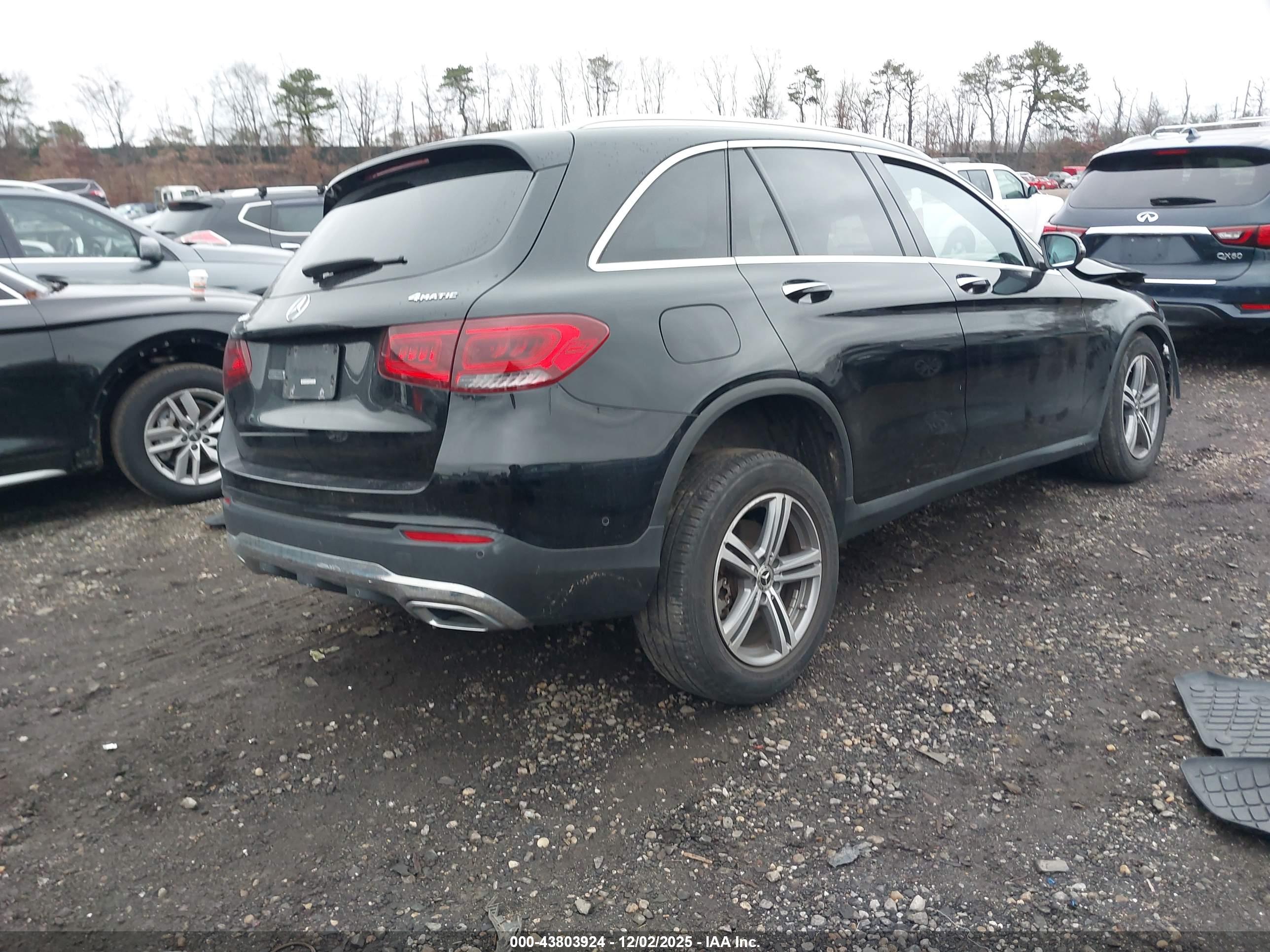 MERCEDES-BENZ GLC image 4
