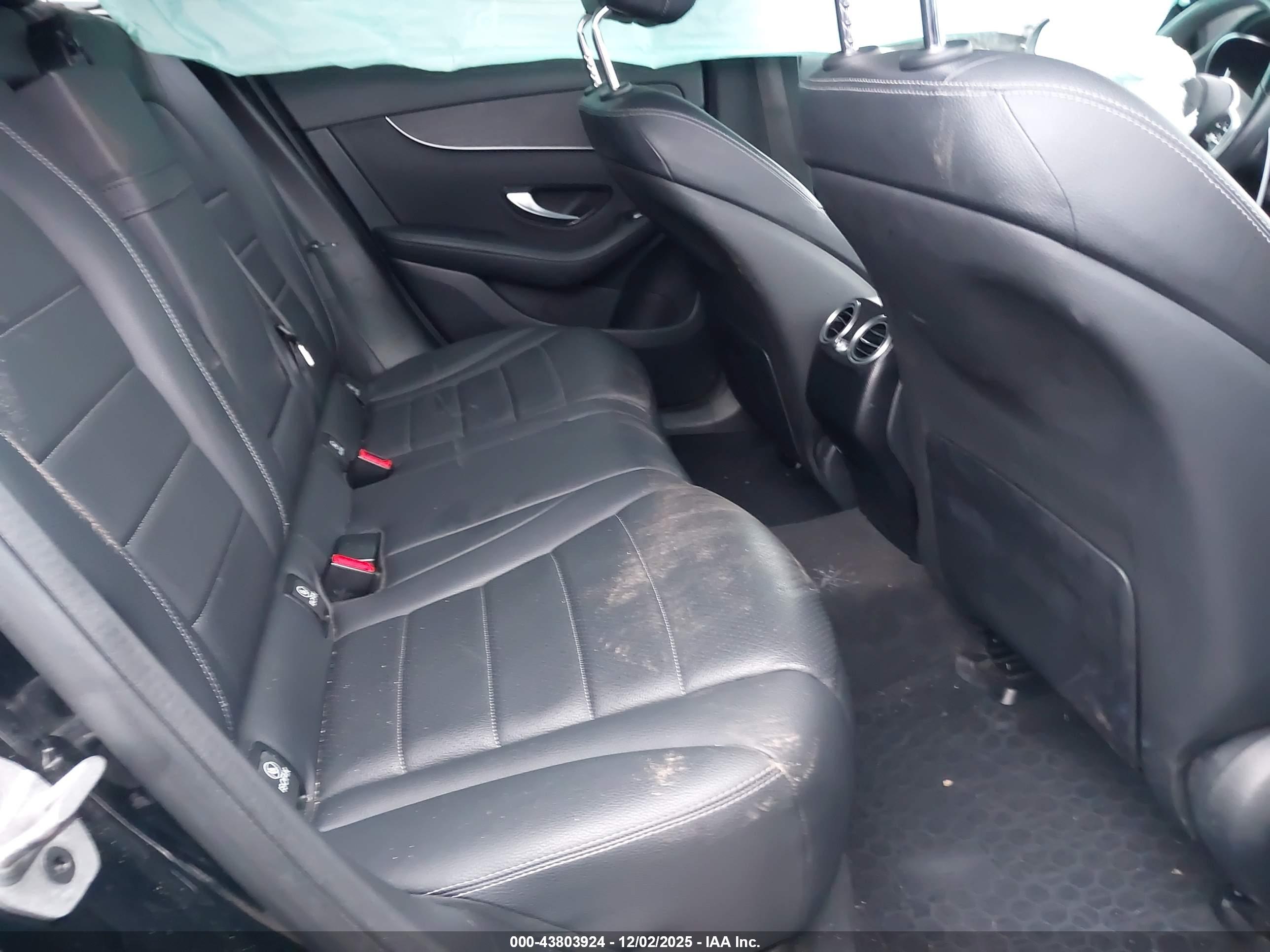 MERCEDES-BENZ GLC image 8