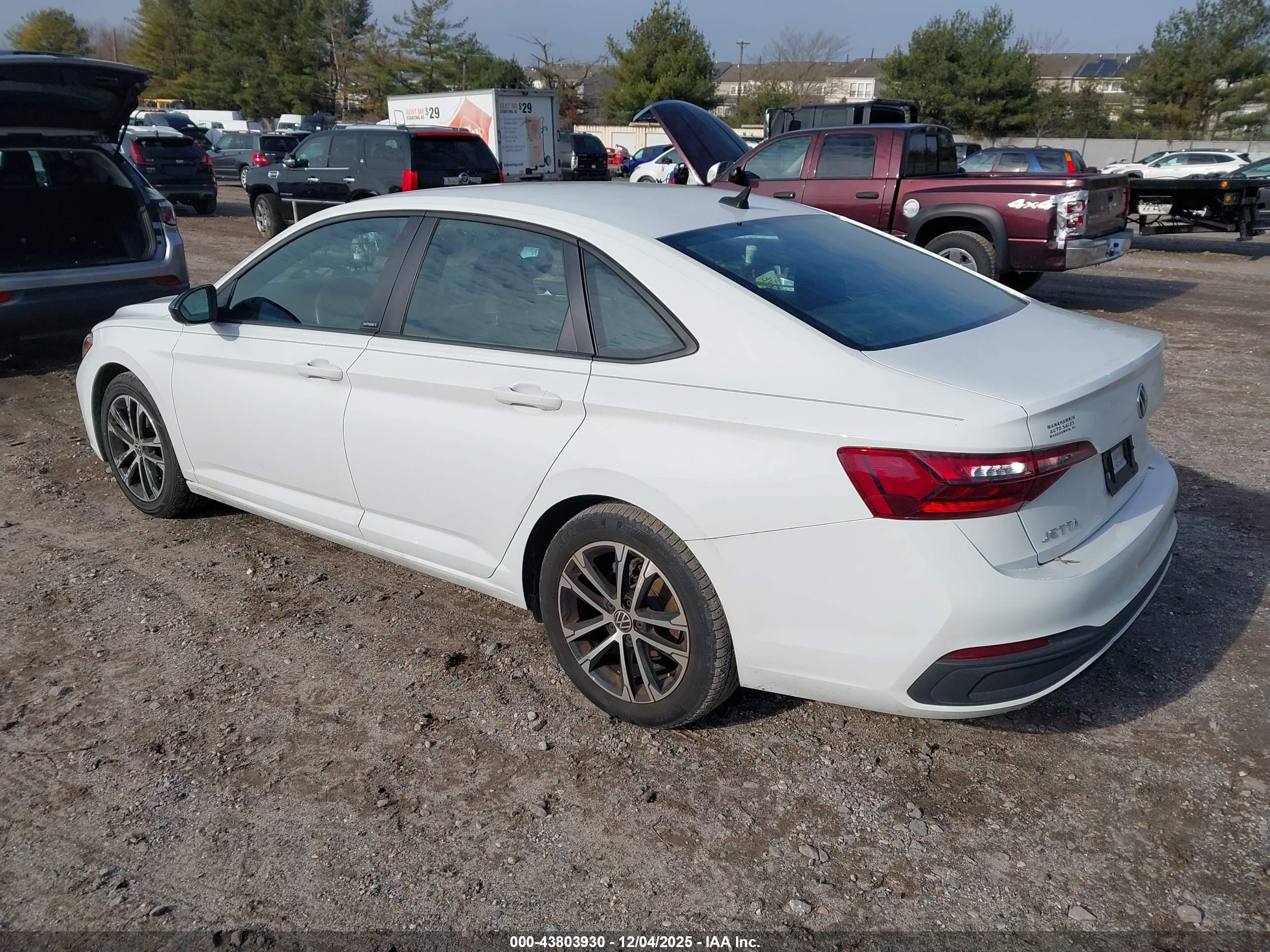 VOLKSWAGEN JETTA image 3