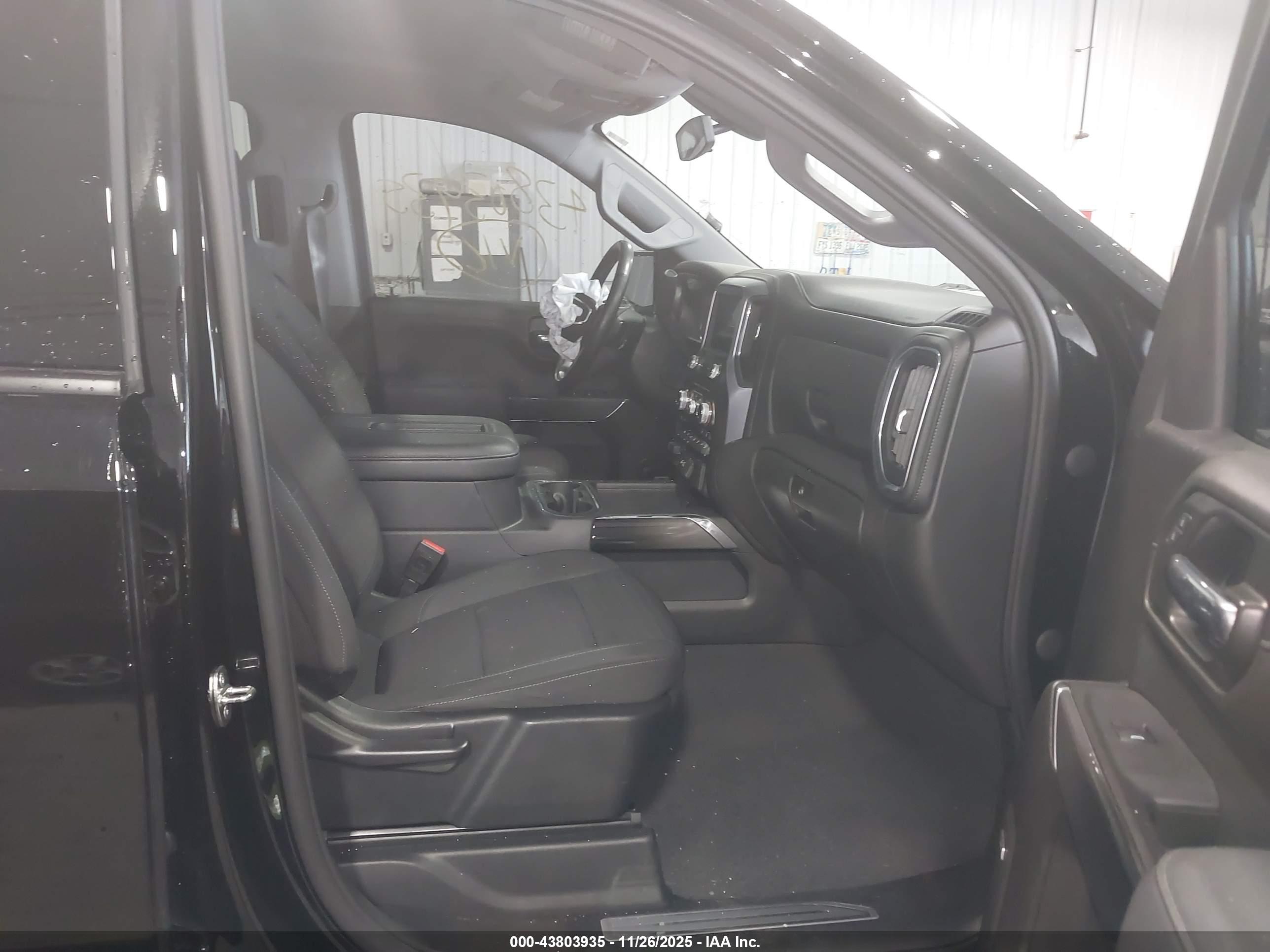 GMC SIERRA image 5