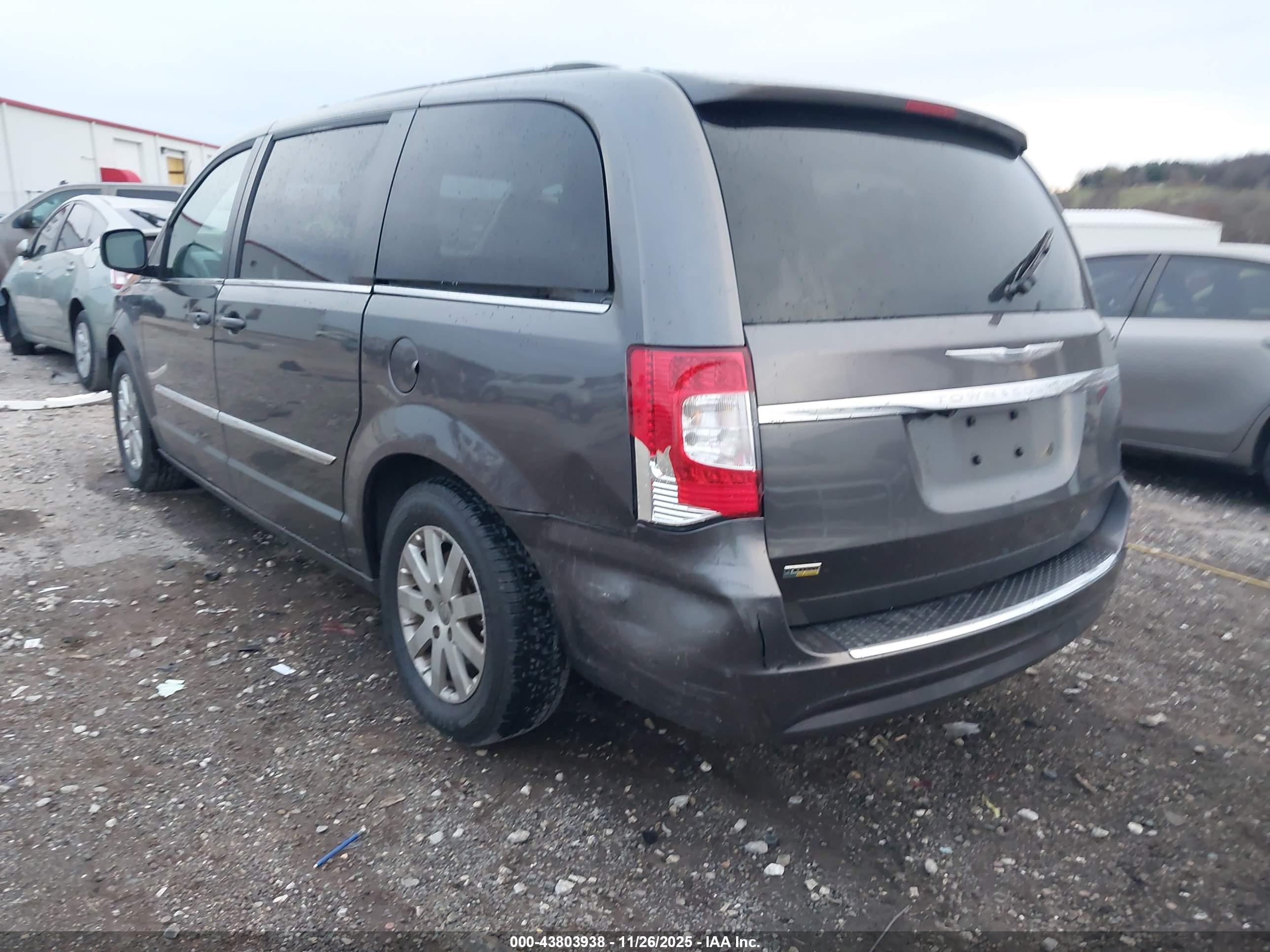 CHRYSLER TOWN image 3