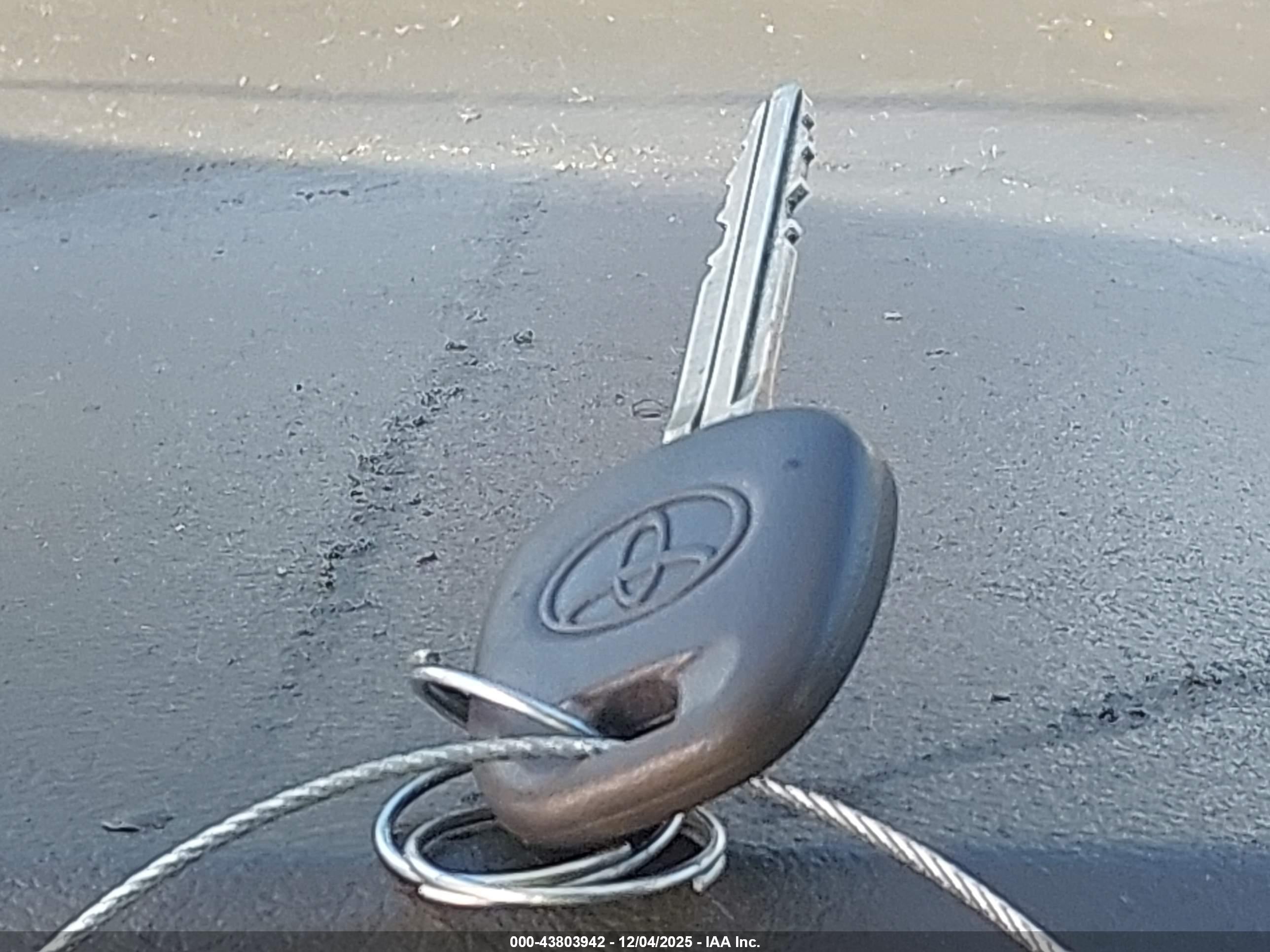 TOYOTA CAMRY image 11
