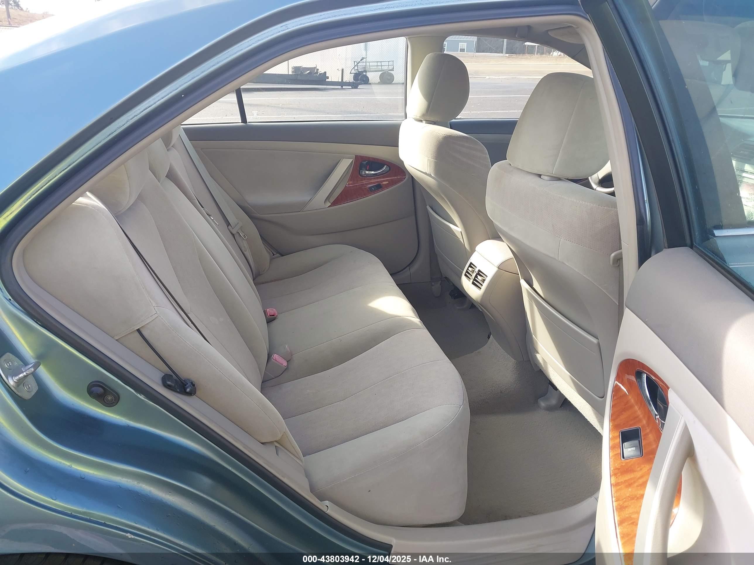 TOYOTA CAMRY image 8