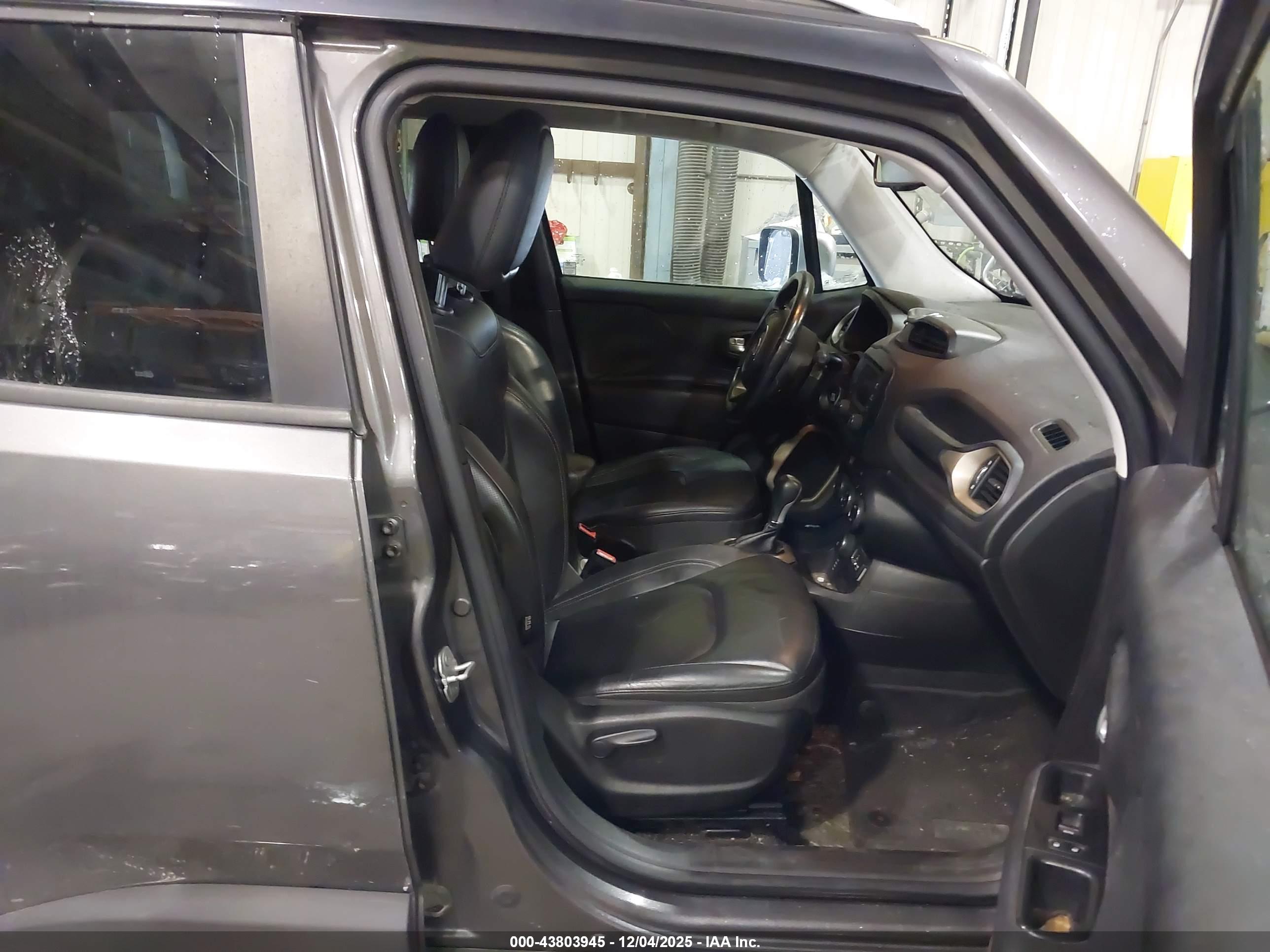 JEEP RENEGADE image 5