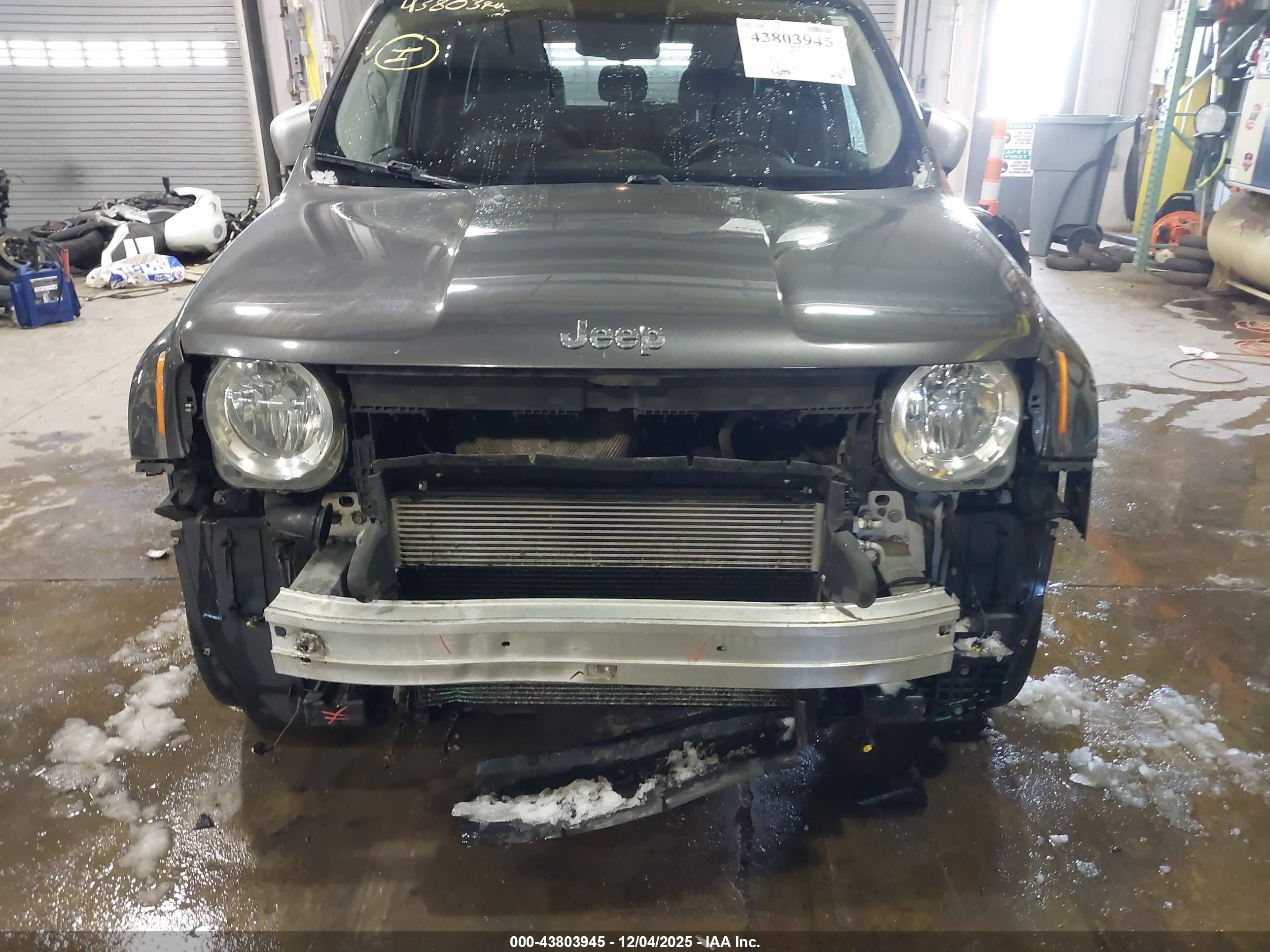 JEEP RENEGADE image 6
