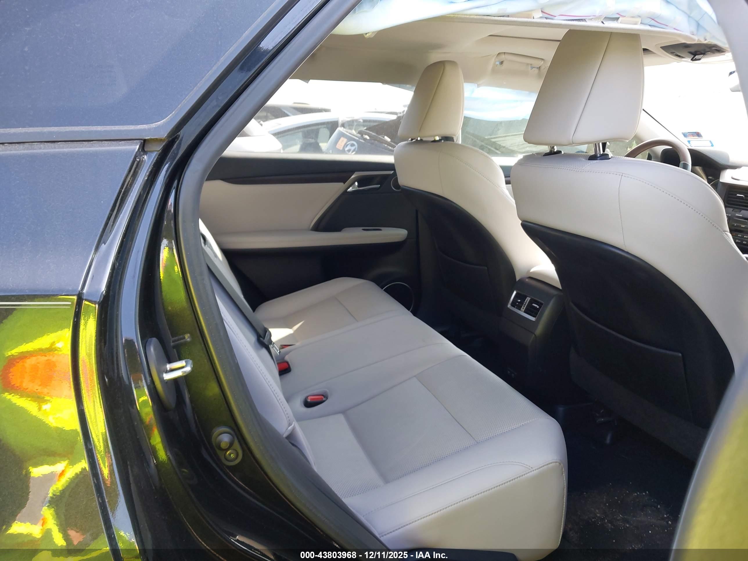 LEXUS RX image 8