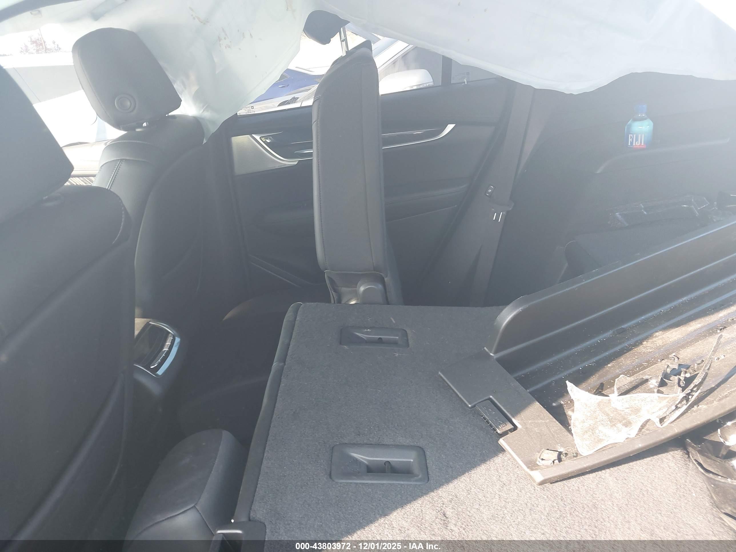 CADILLAC XT6 image 8
