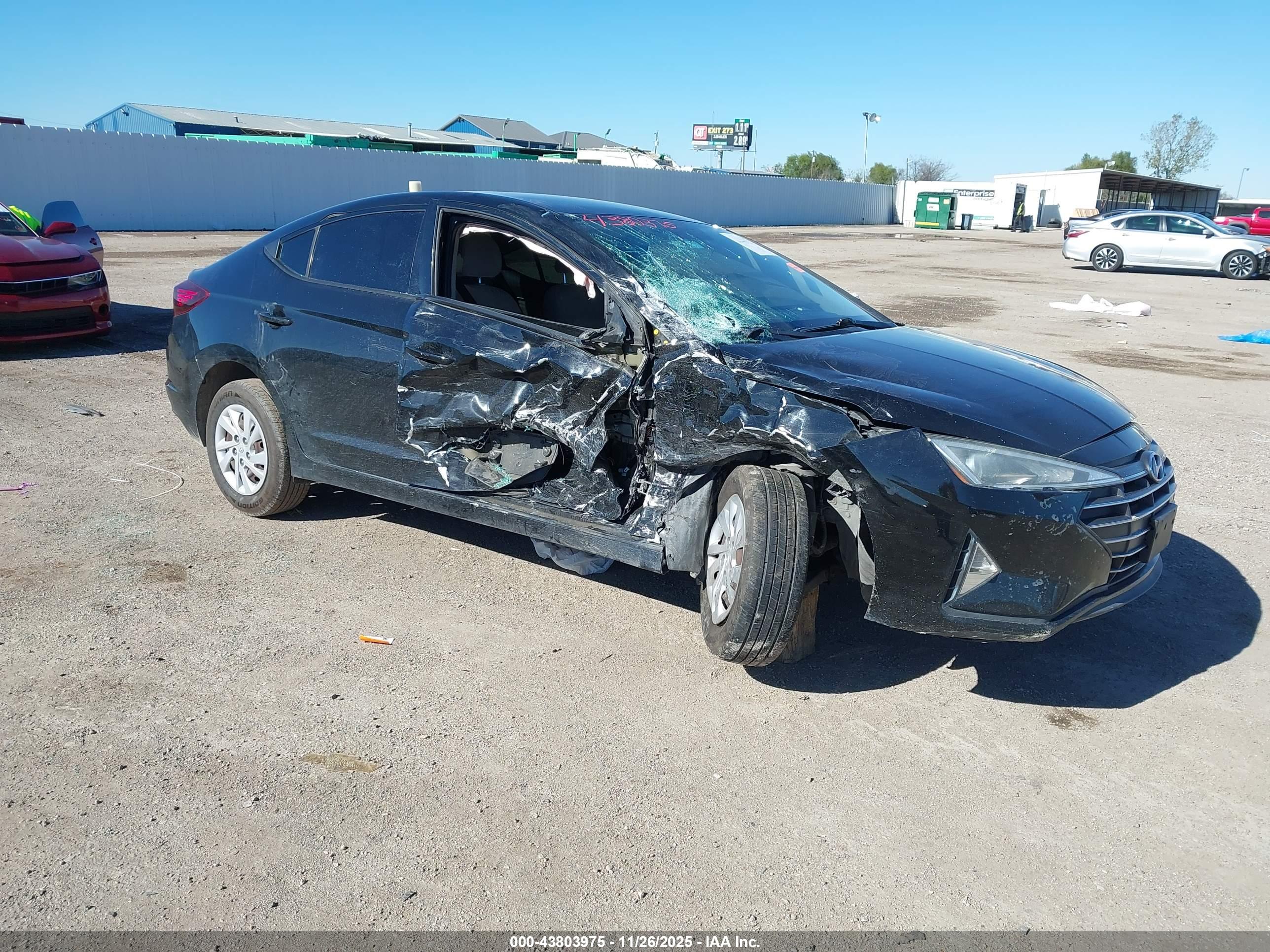 HYUNDAI ELANTRA image 6