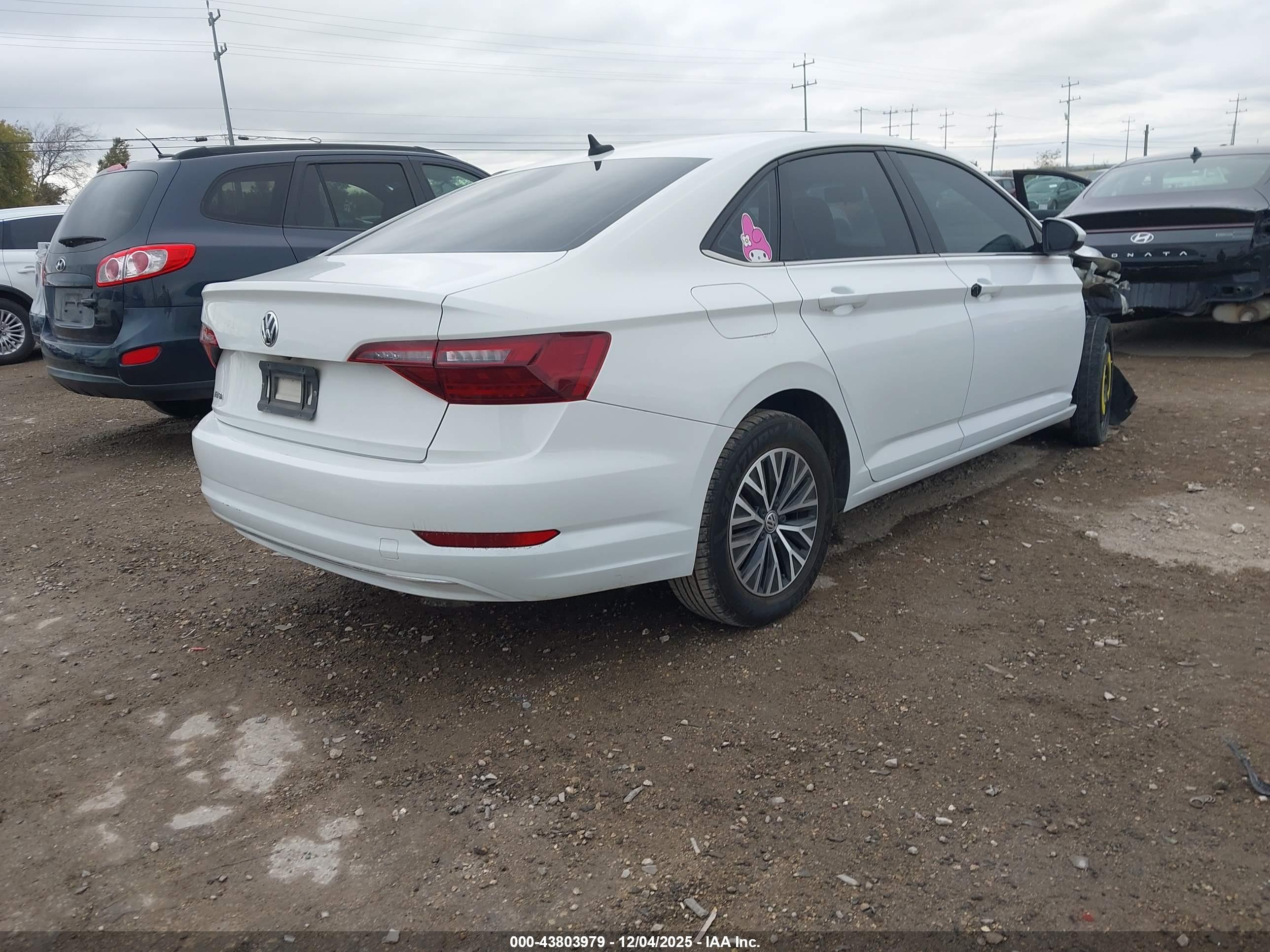 VOLKSWAGEN JETTA image 4