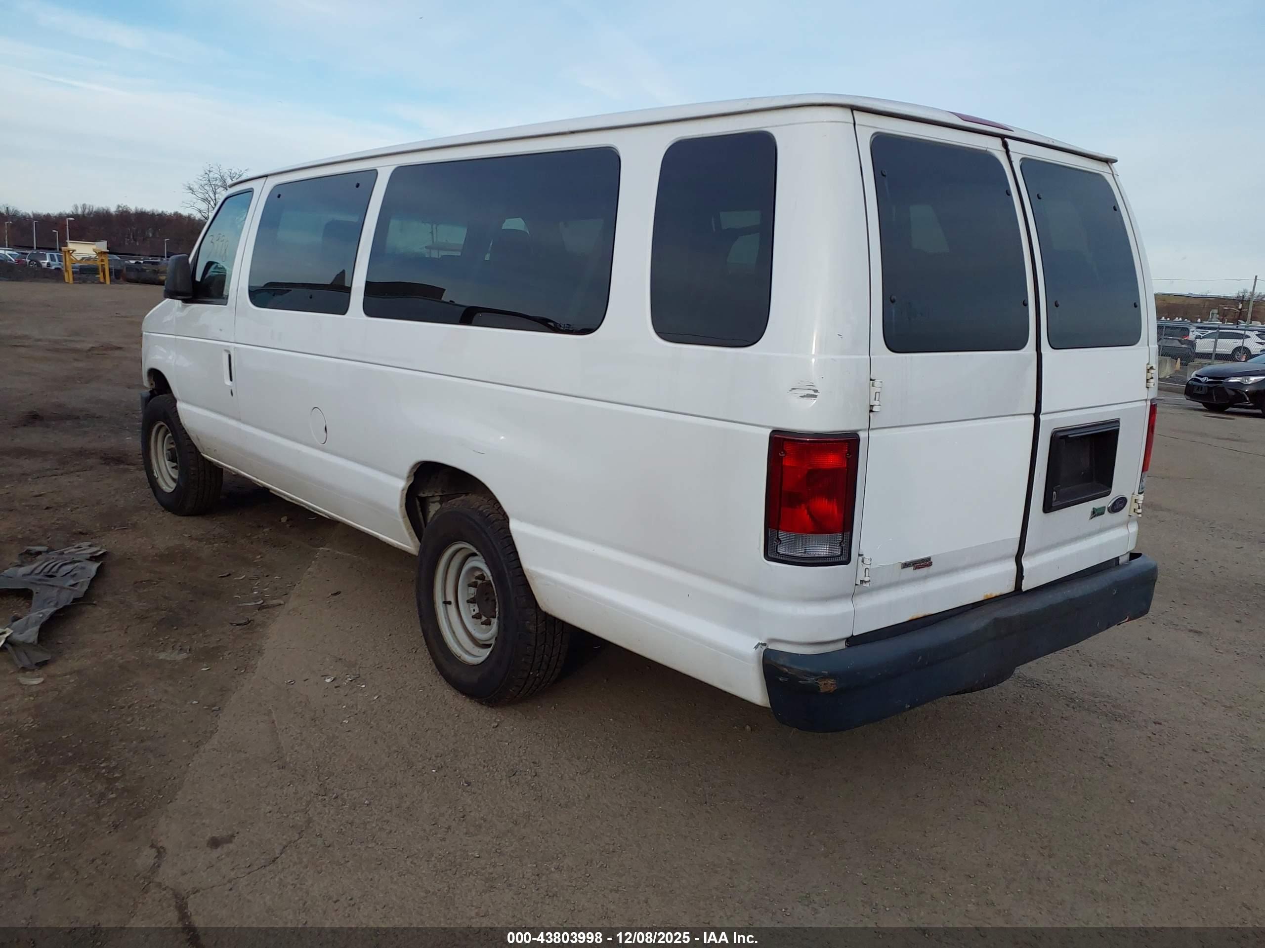 FORD E-350 image 3