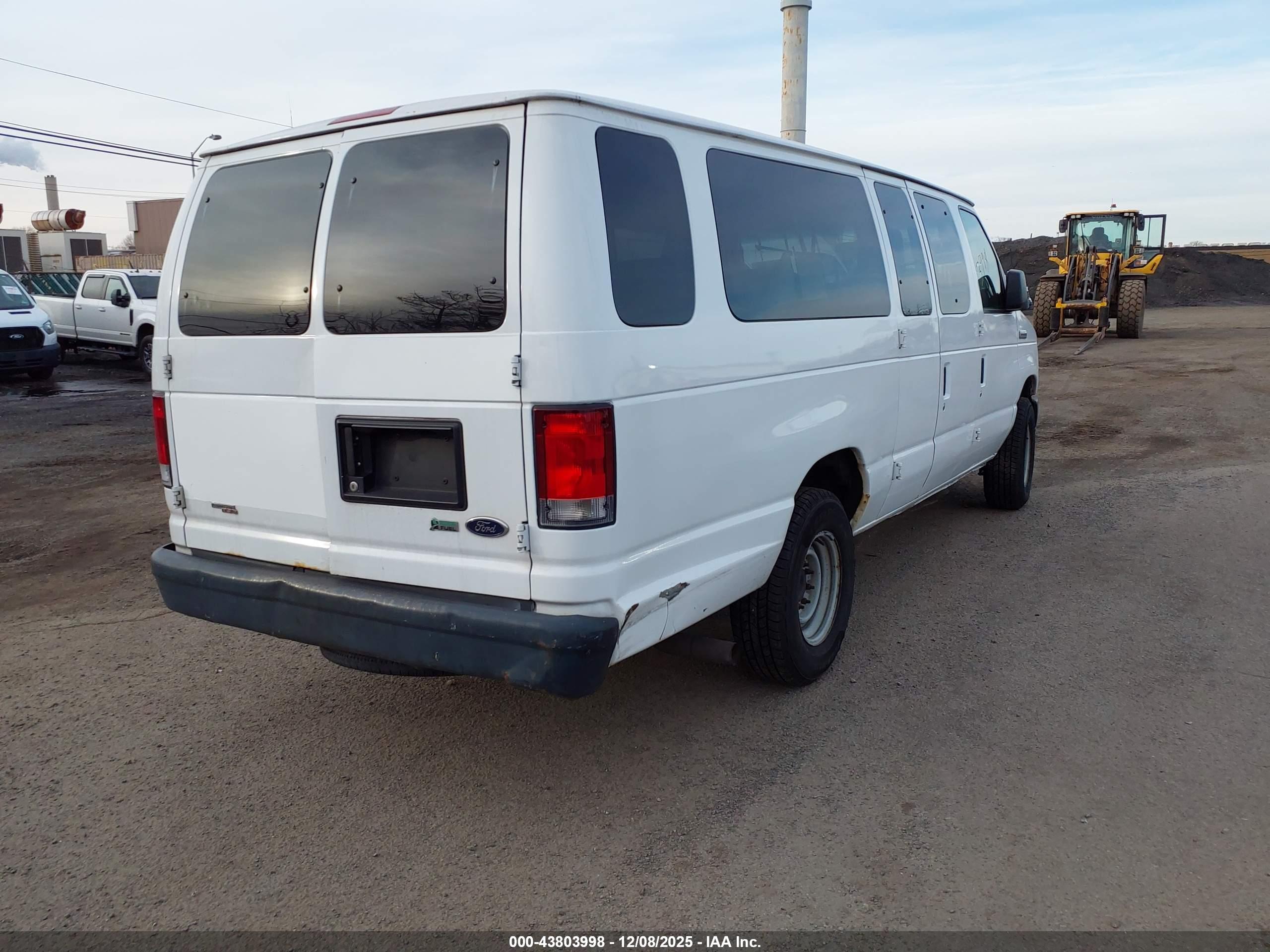FORD E-350 image 4