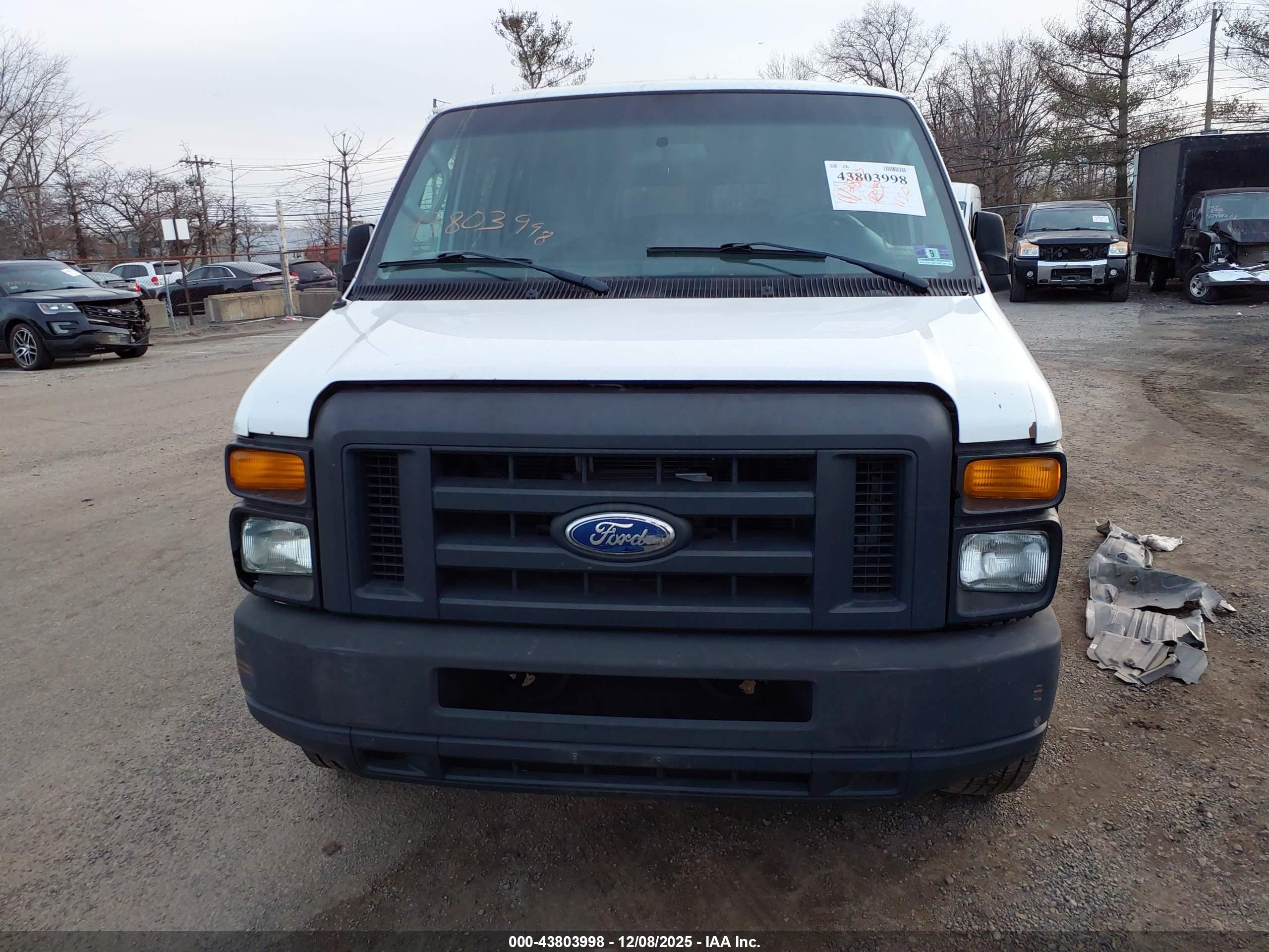 FORD E-350 image 6