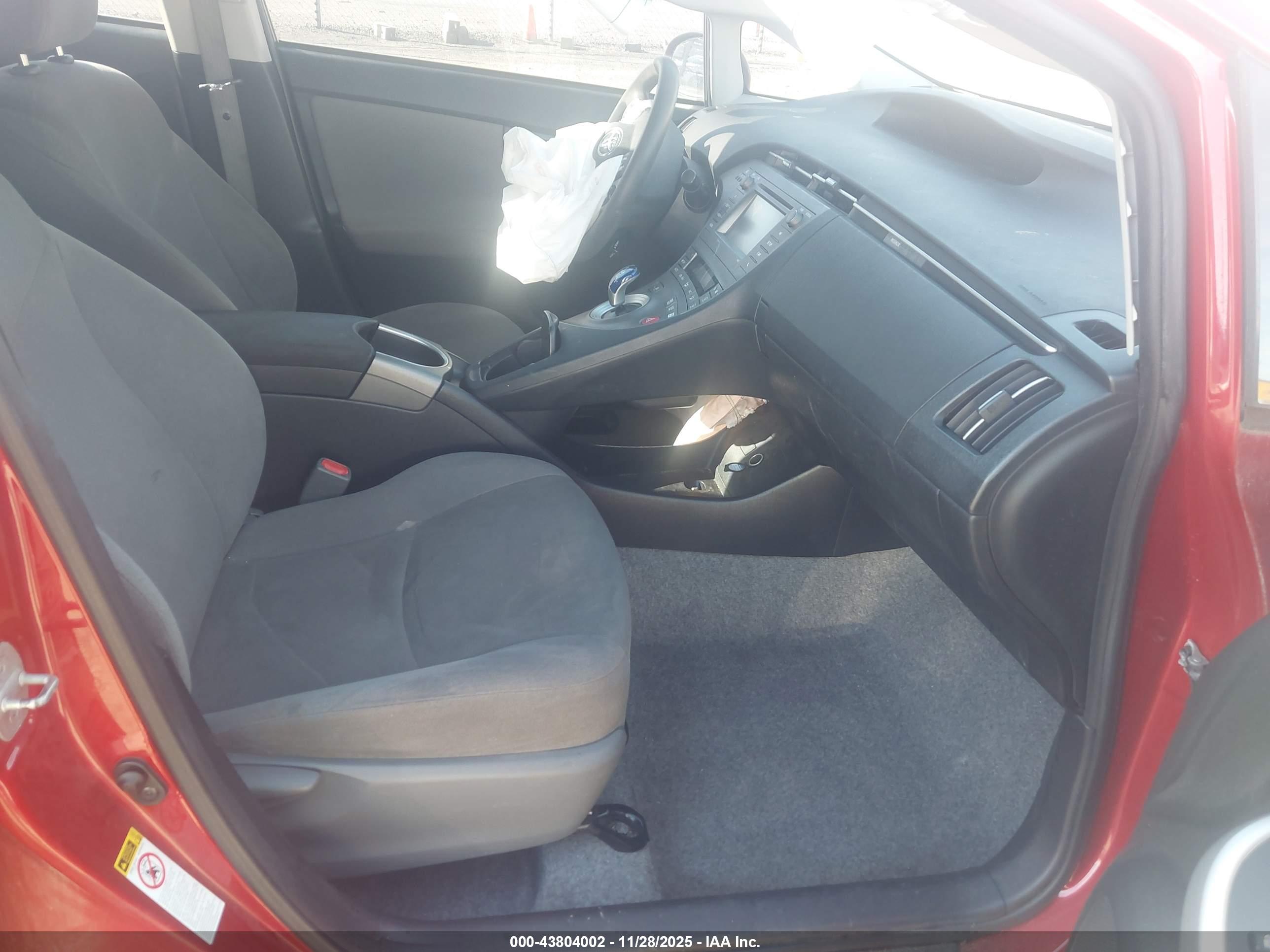 TOYOTA PRIUS image 5
