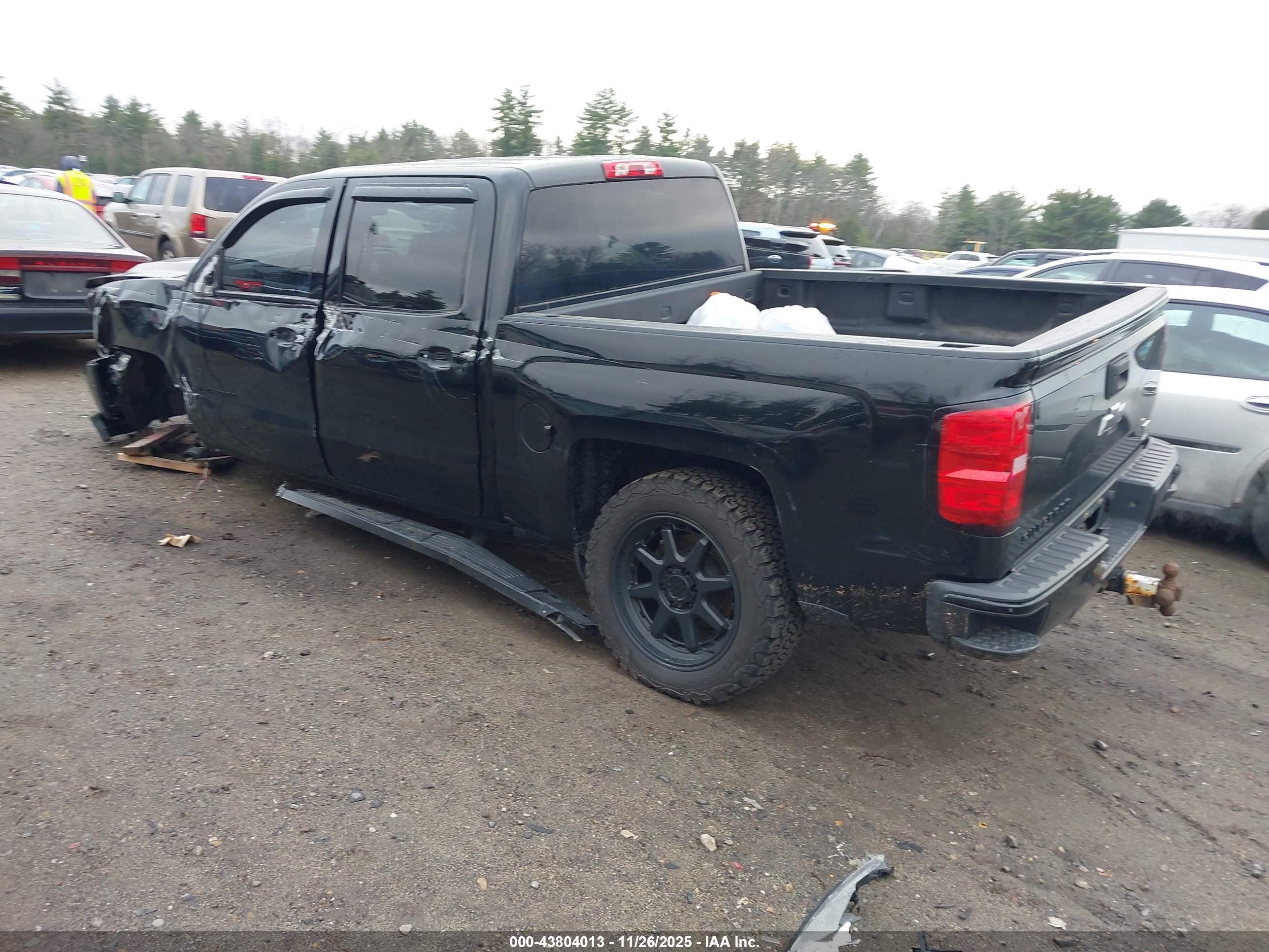 CHEVROLET SILVERADO image 3