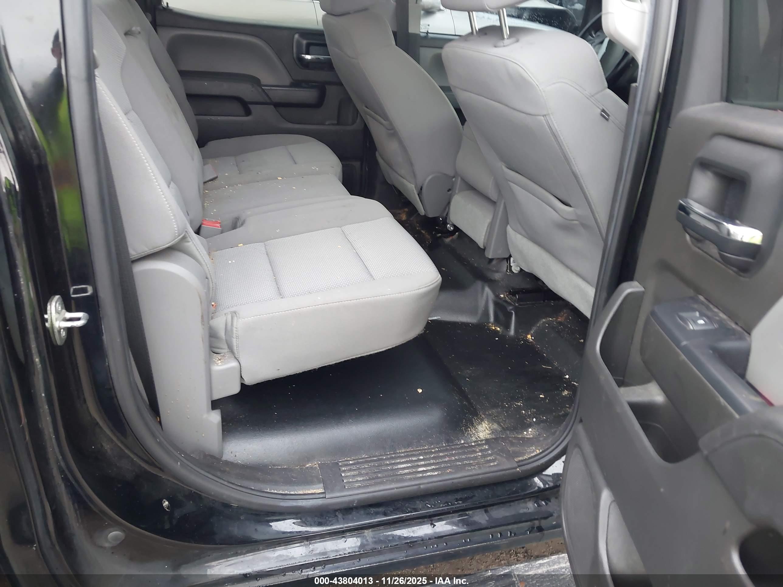 CHEVROLET SILVERADO image 8