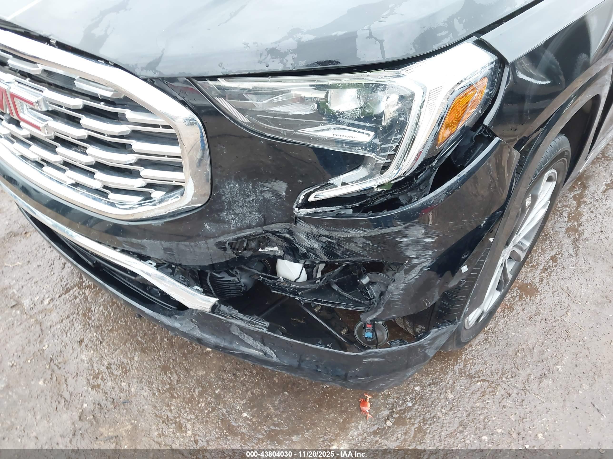 GMC TERRAIN image 6