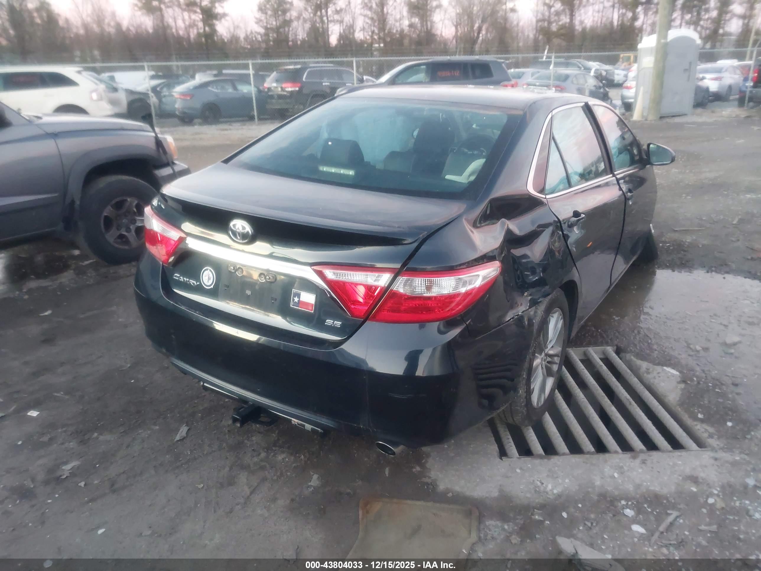 TOYOTA CAMRY image 4