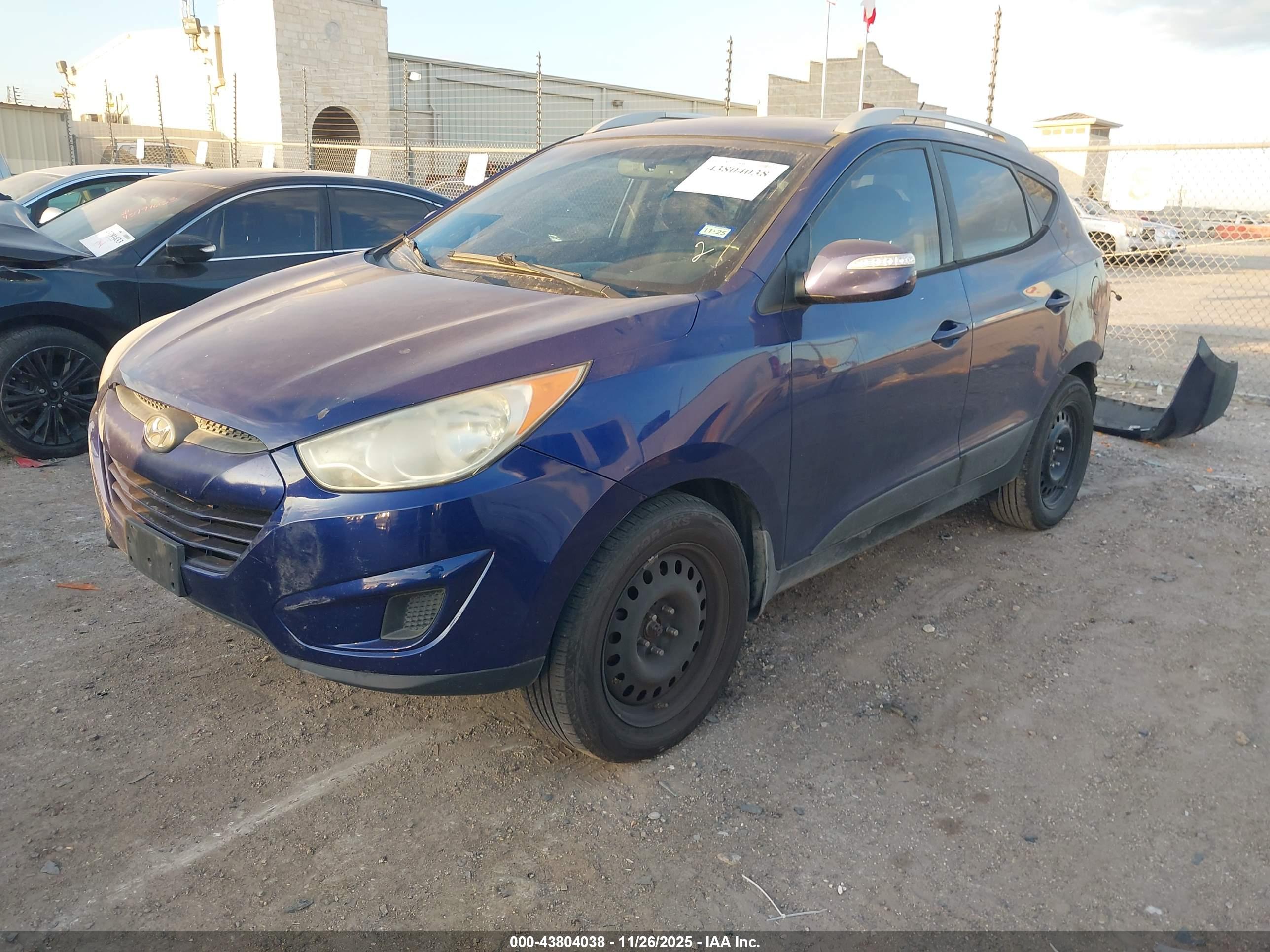 HYUNDAI TUCSON image 2