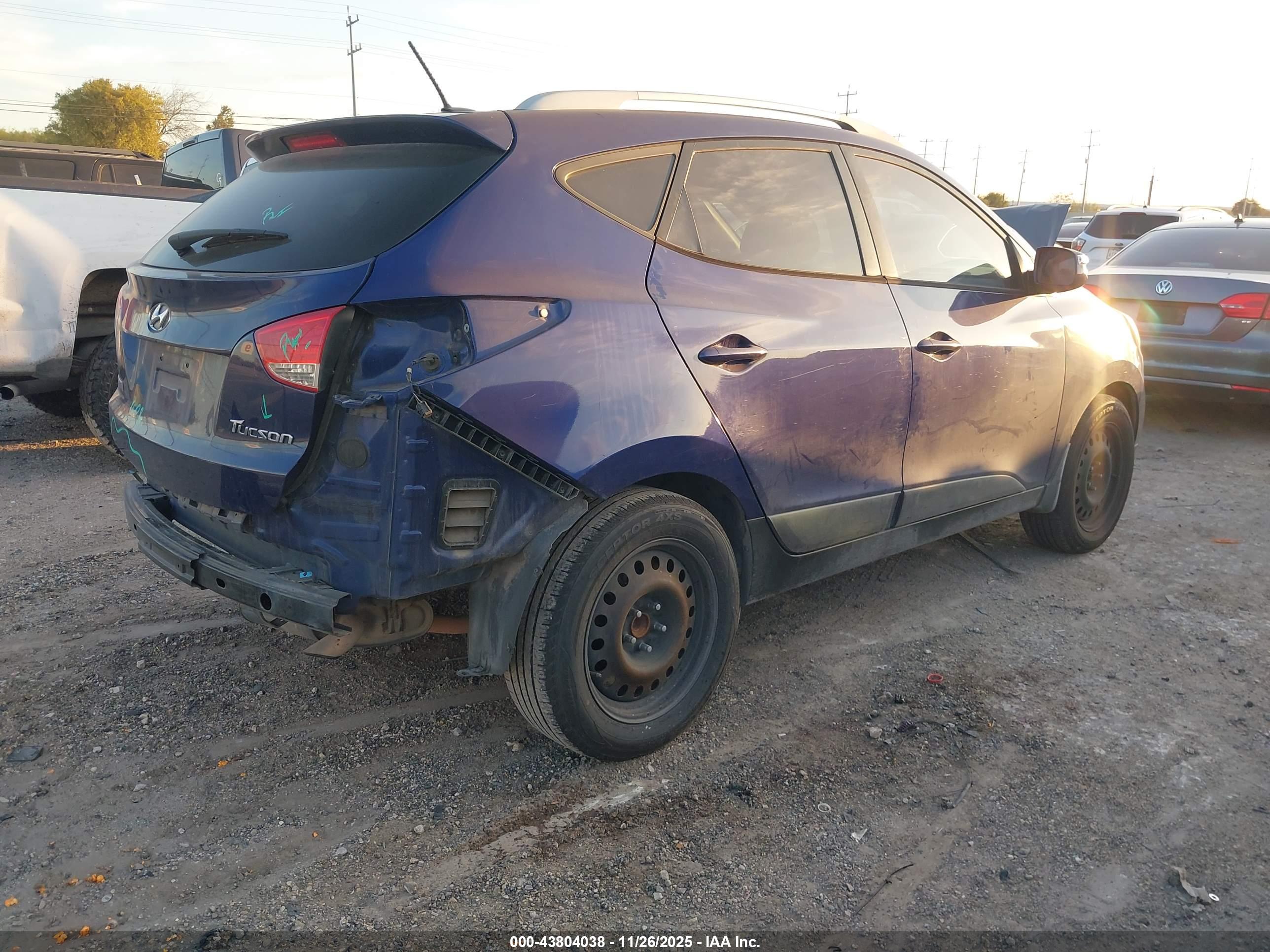 HYUNDAI TUCSON image 4