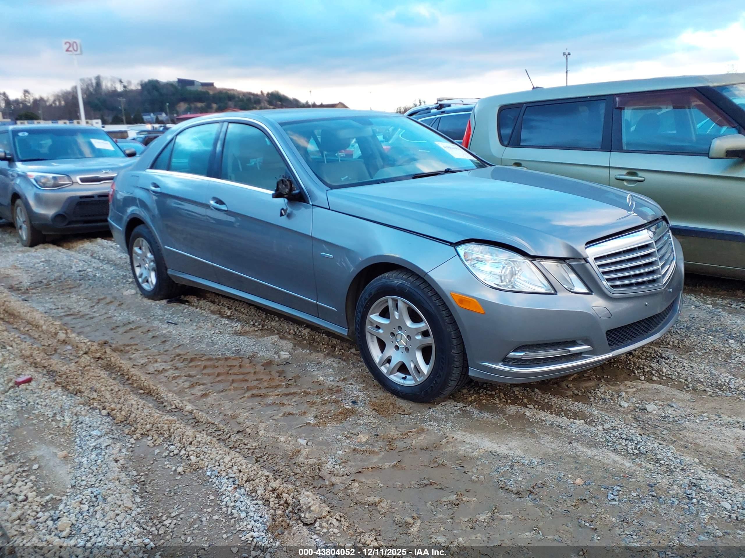MERCEDES-BENZ E image 6