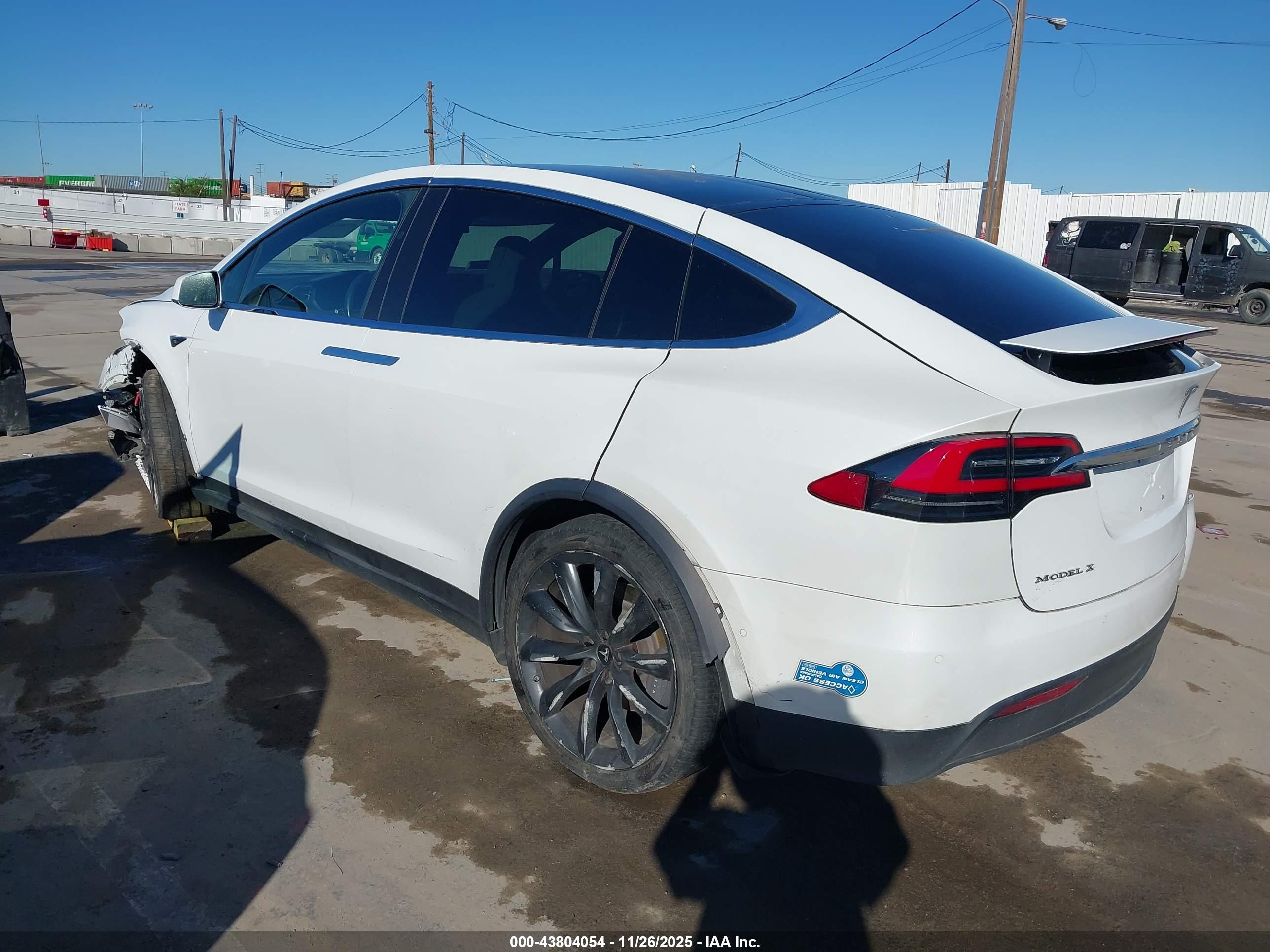 TESLA MODEL image 3