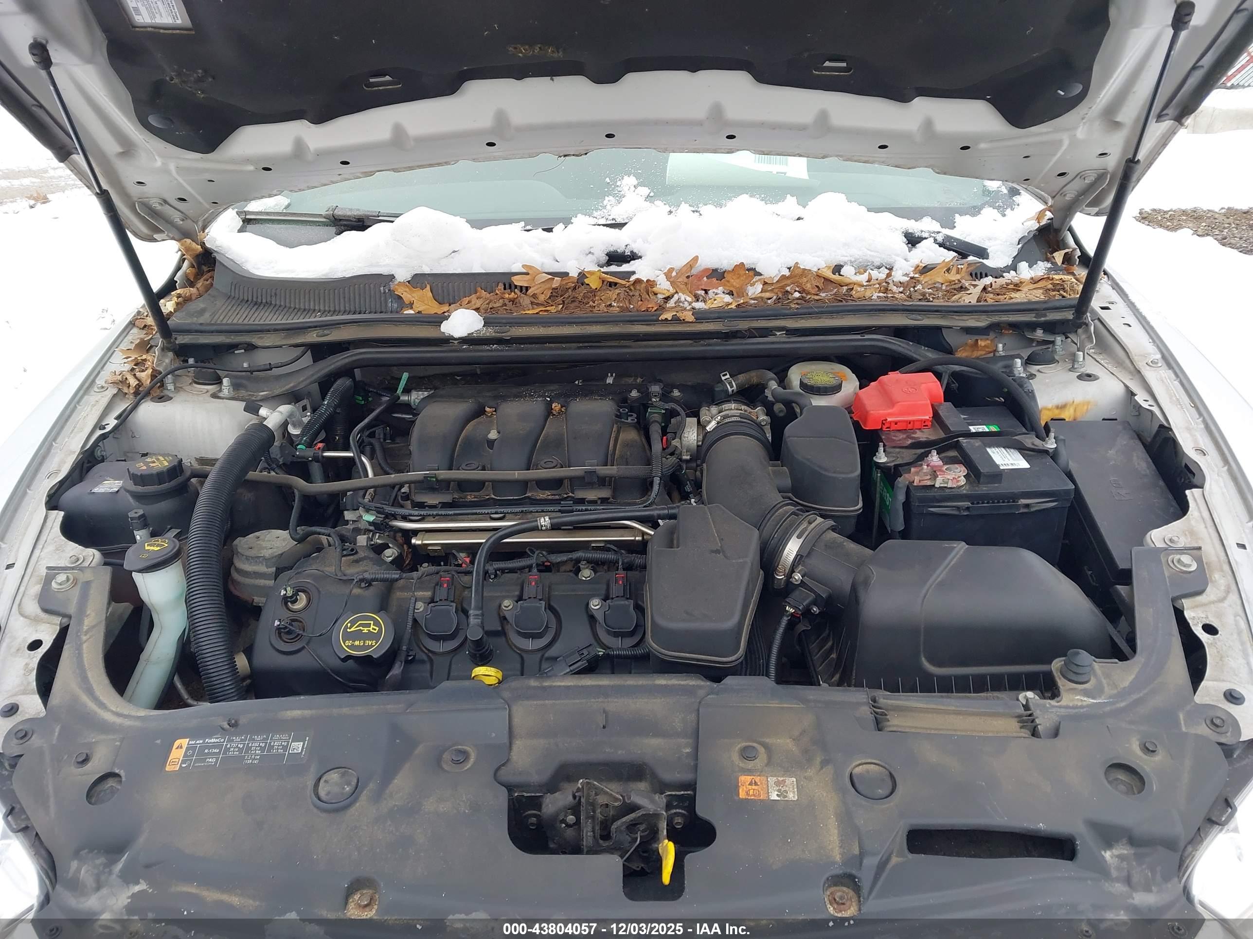 FORD TAURUS image 10