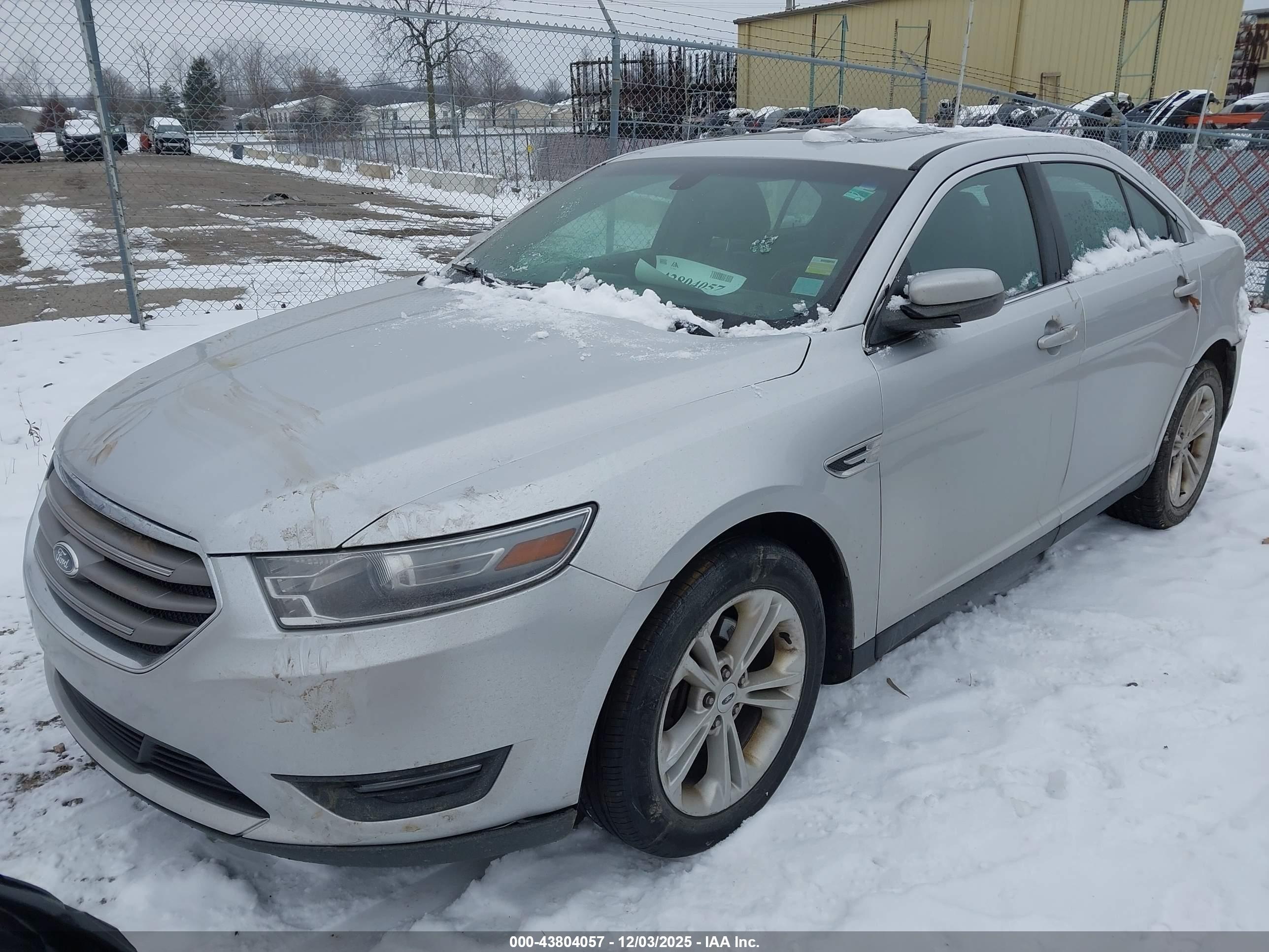FORD TAURUS image 2